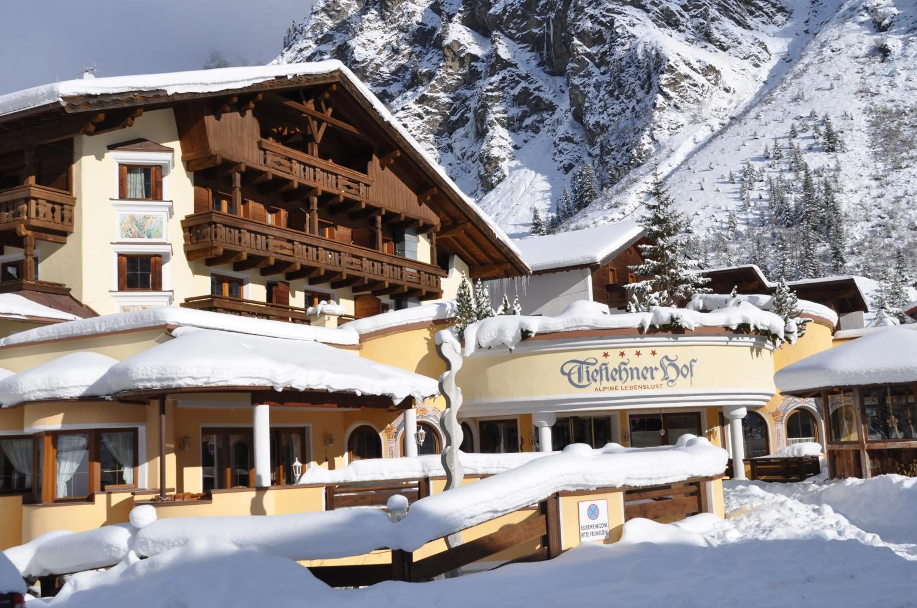 Winter in Tieflehner Hof Pitztalhaus Hotel