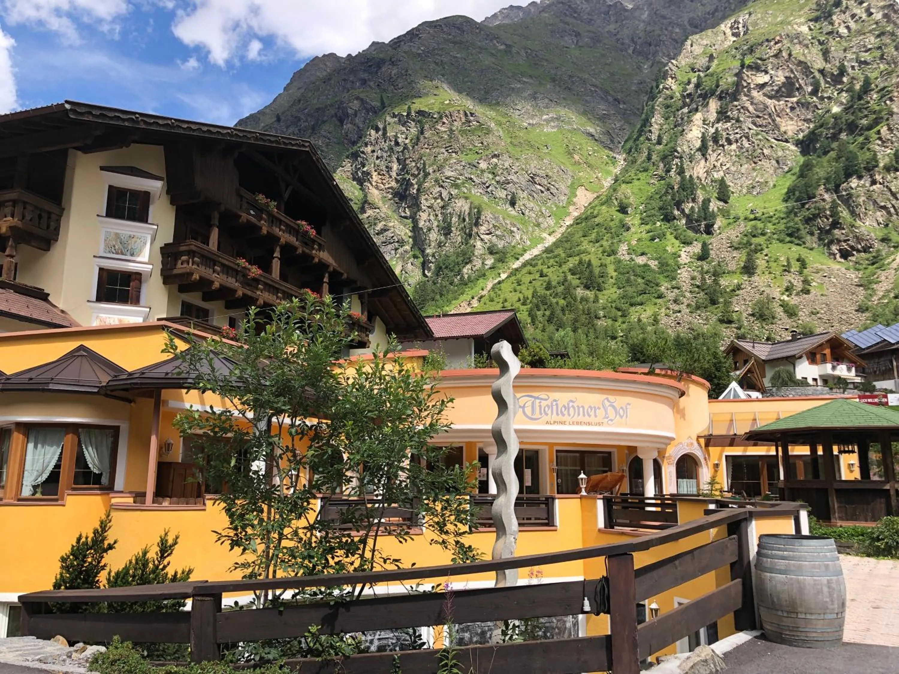 Property building in Tieflehner Hof Pitztalhaus Hotel