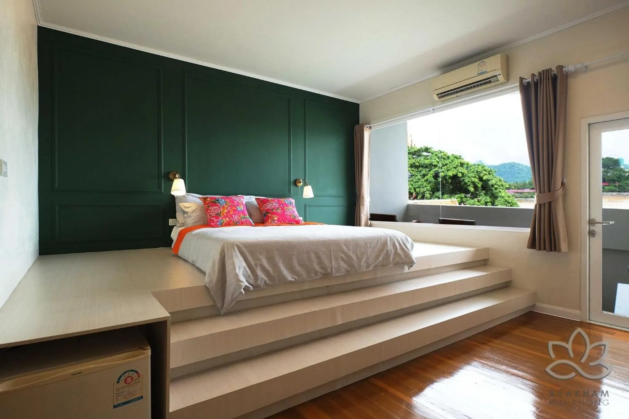 Photo of the whole room, Bed in Buakham Rim Khong บัวคำริมโขง