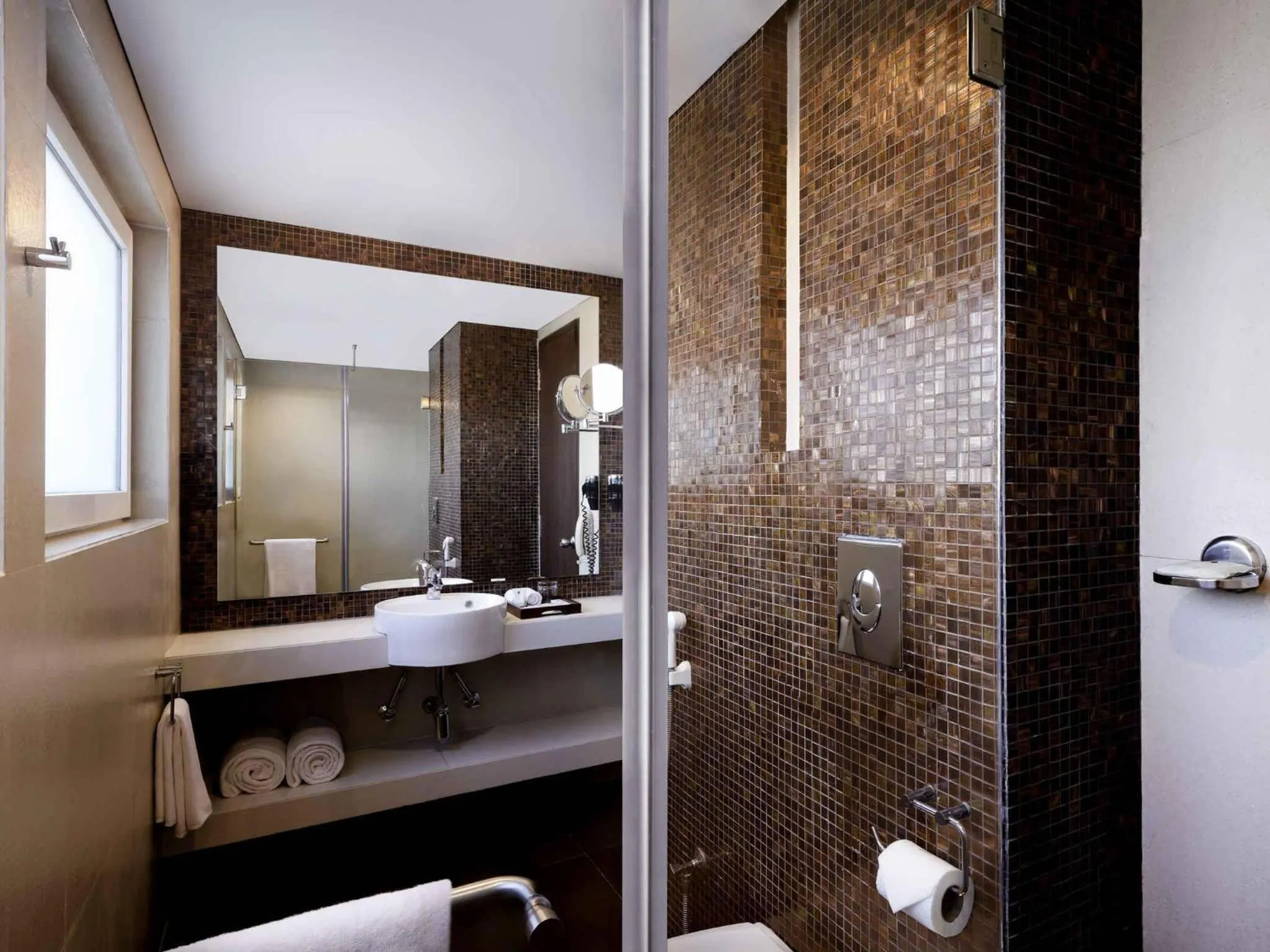 Bedroom in Grand Mercure Vadodara Surya Palace