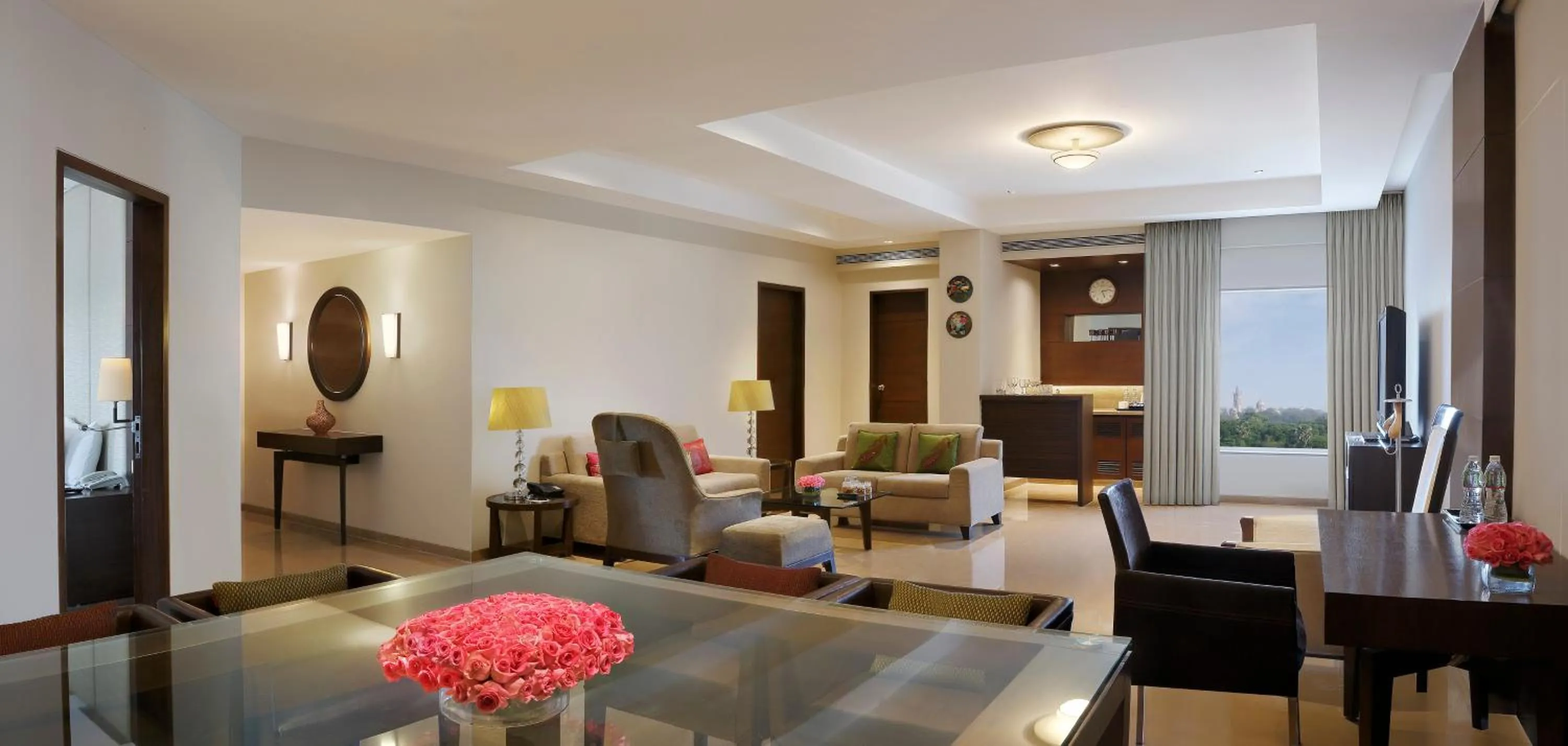 Living room in Grand Mercure Vadodara Surya Palace