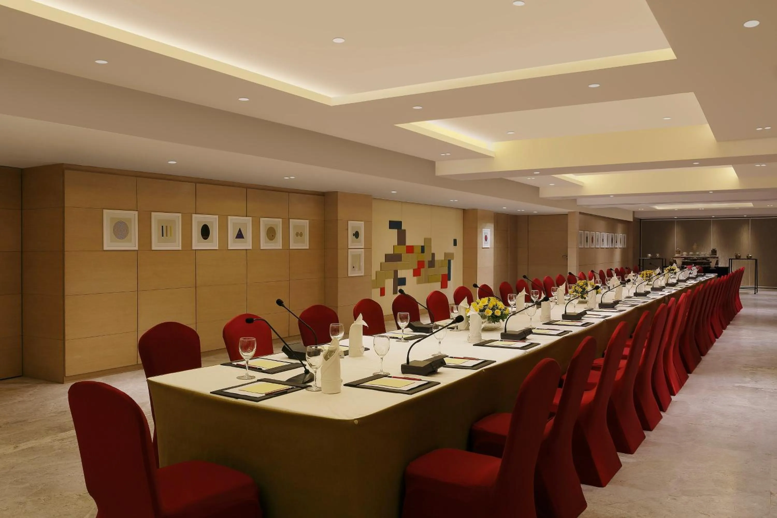 Meeting/conference room in Grand Mercure Vadodara Surya Palace
