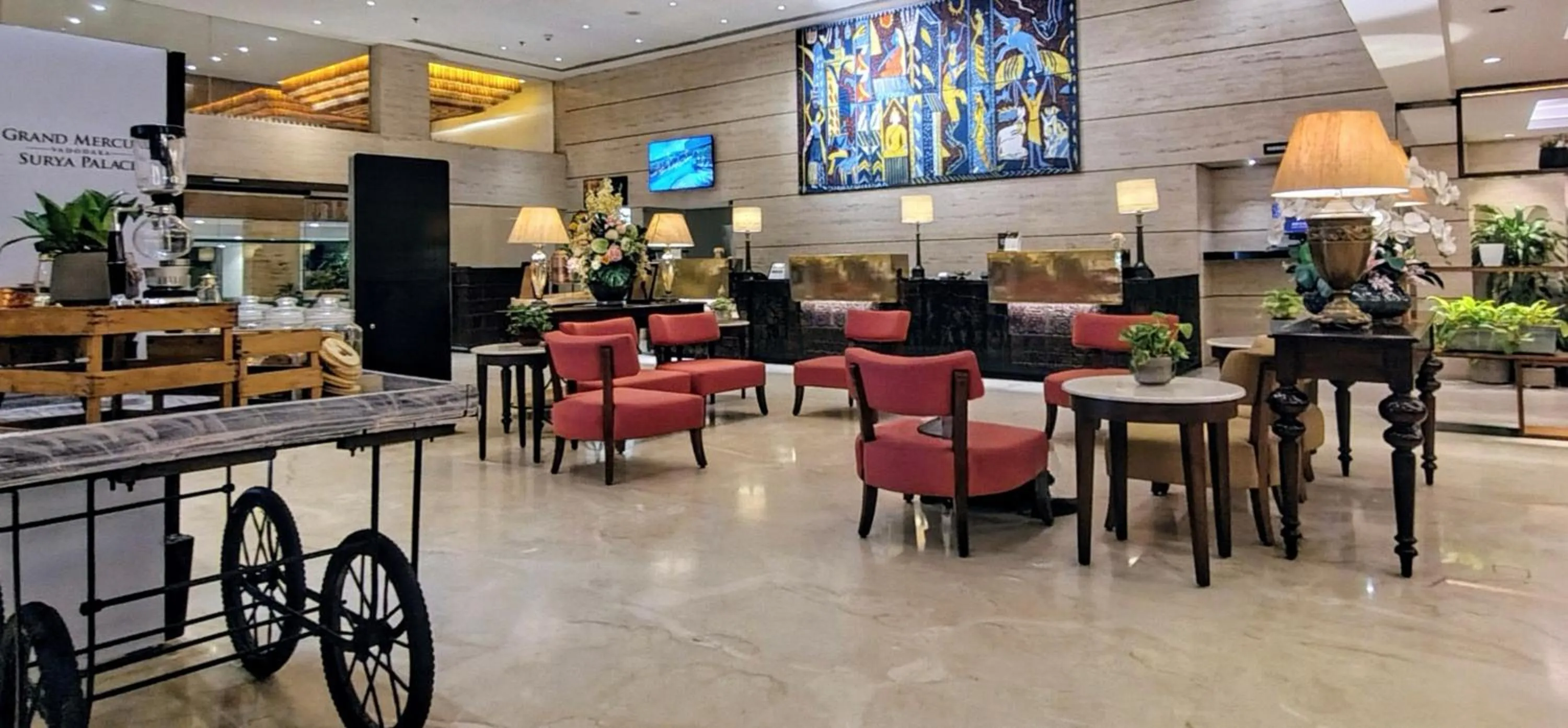 Restaurant/places to eat in Grand Mercure Vadodara Surya Palace