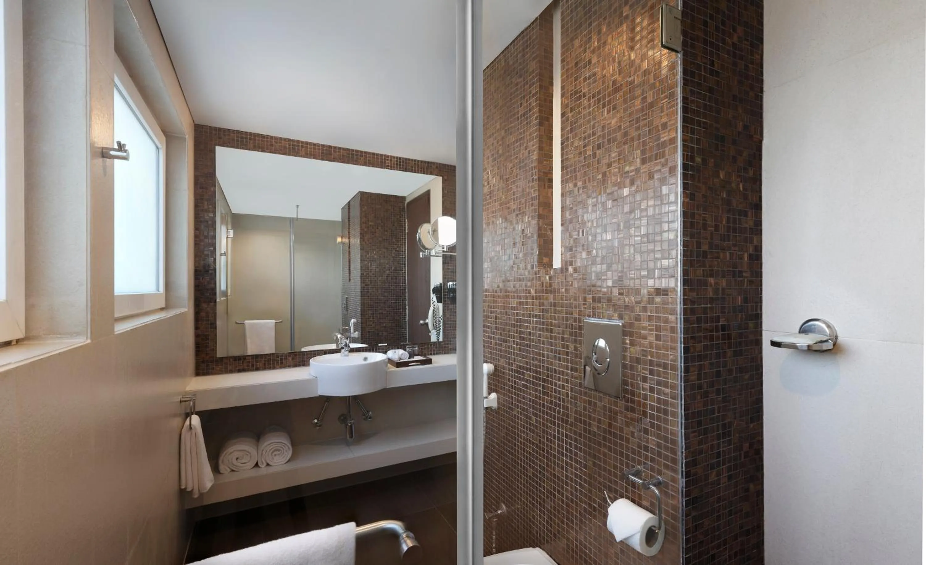 Bathroom in Grand Mercure Vadodara Surya Palace