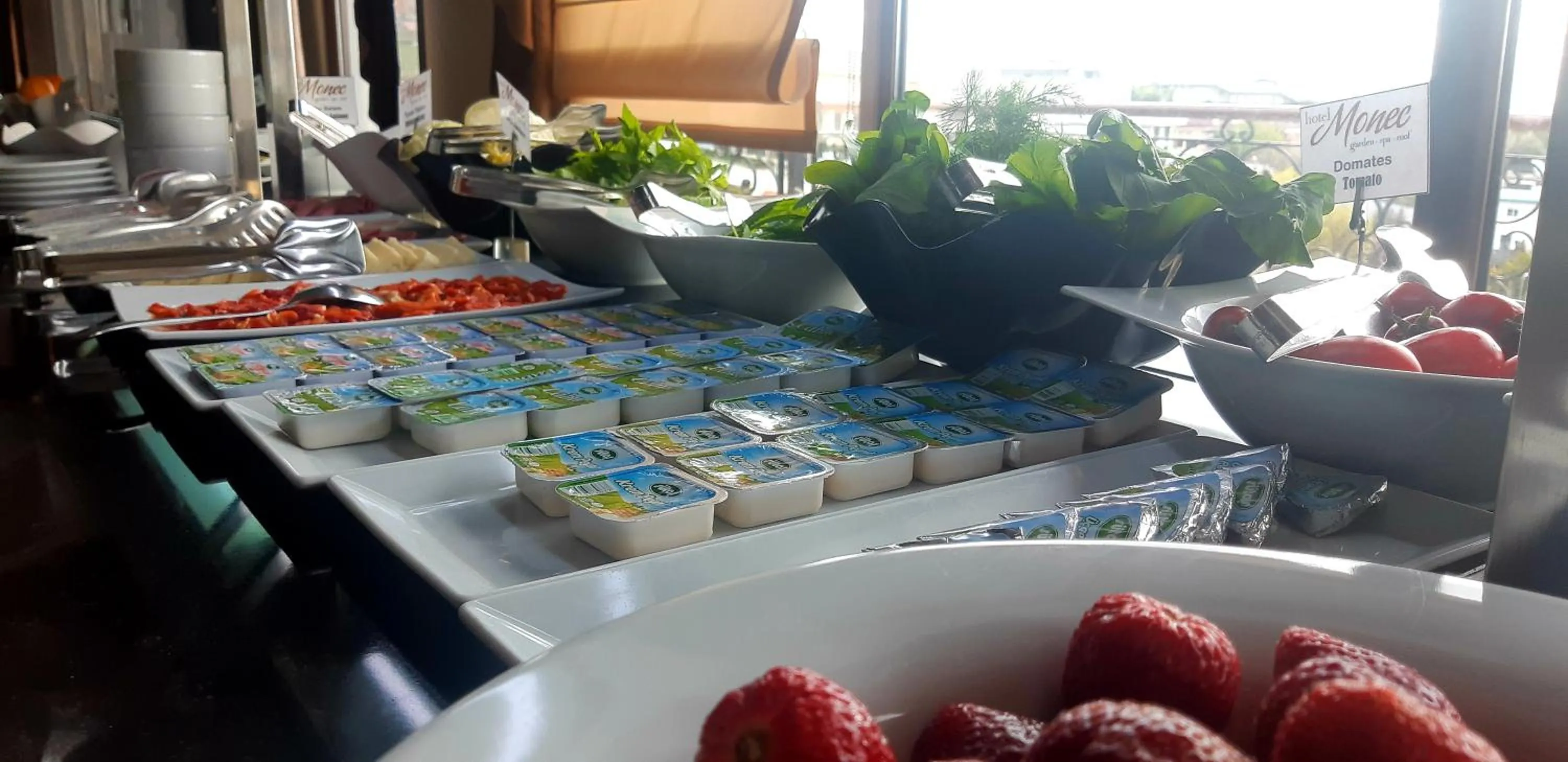 Breakfast in Hotel Monec