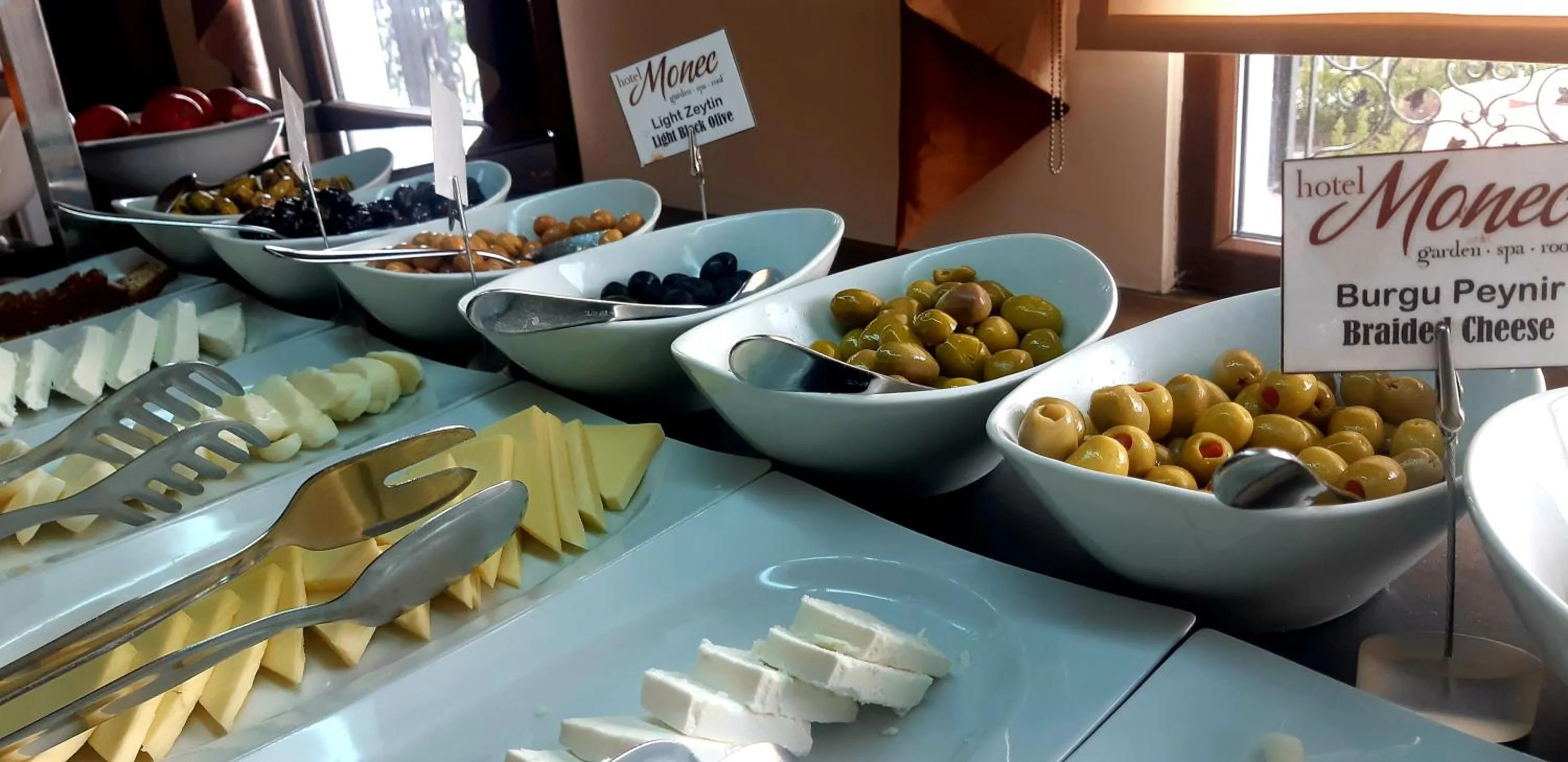 Breakfast in Hotel Monec