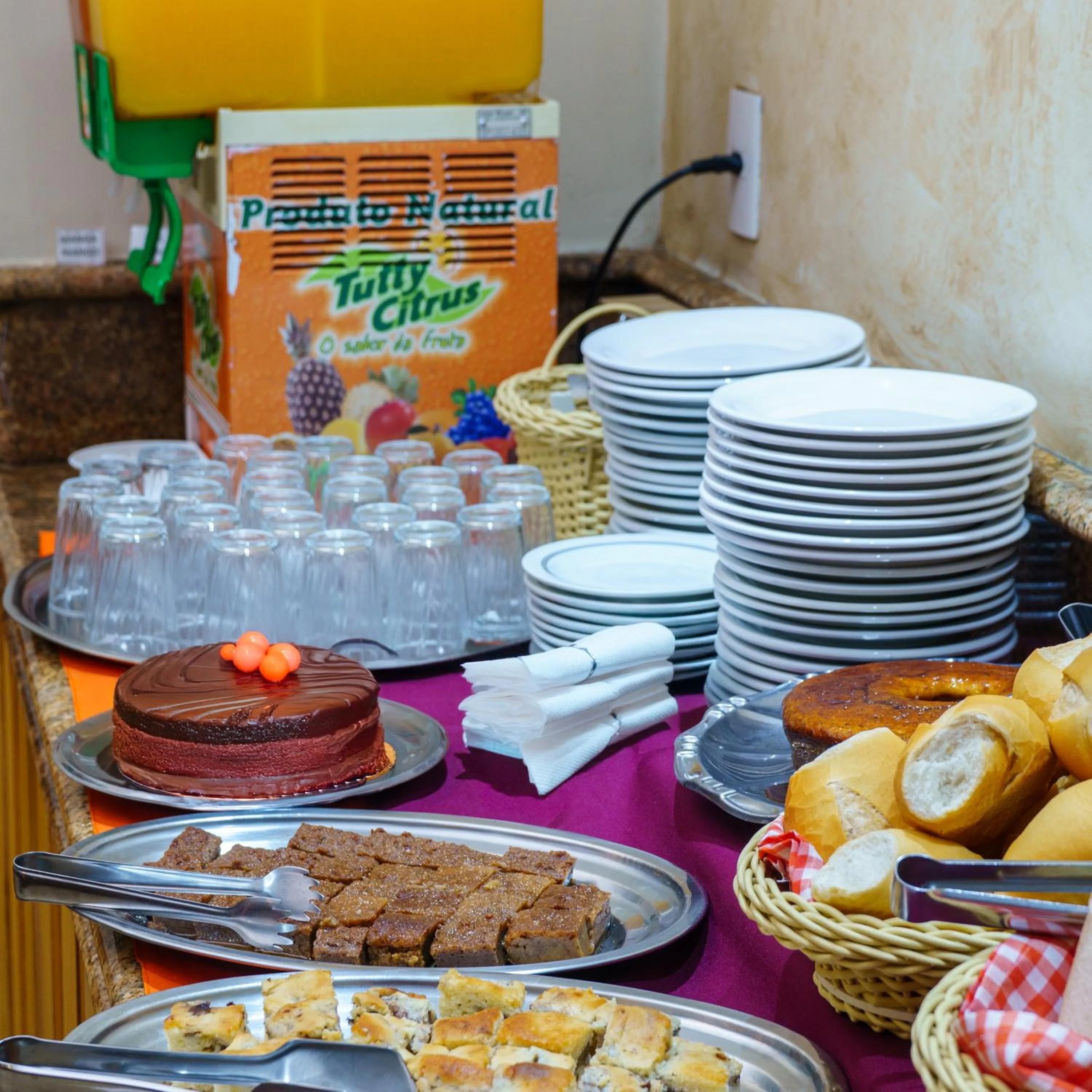 Breakfast in Carillon Plaza Hotel