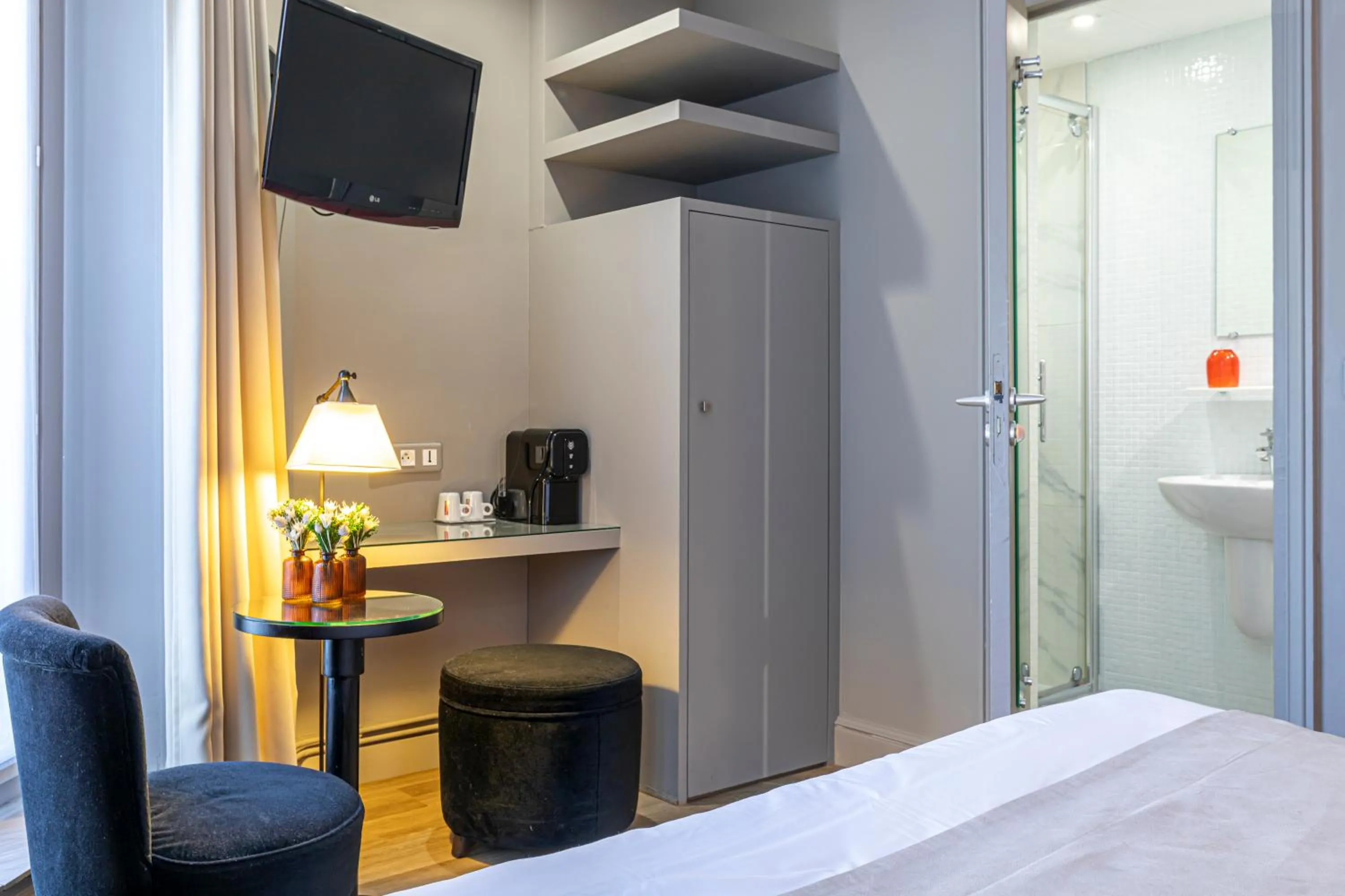 Bedroom, Bed in Gardette Park Hotel