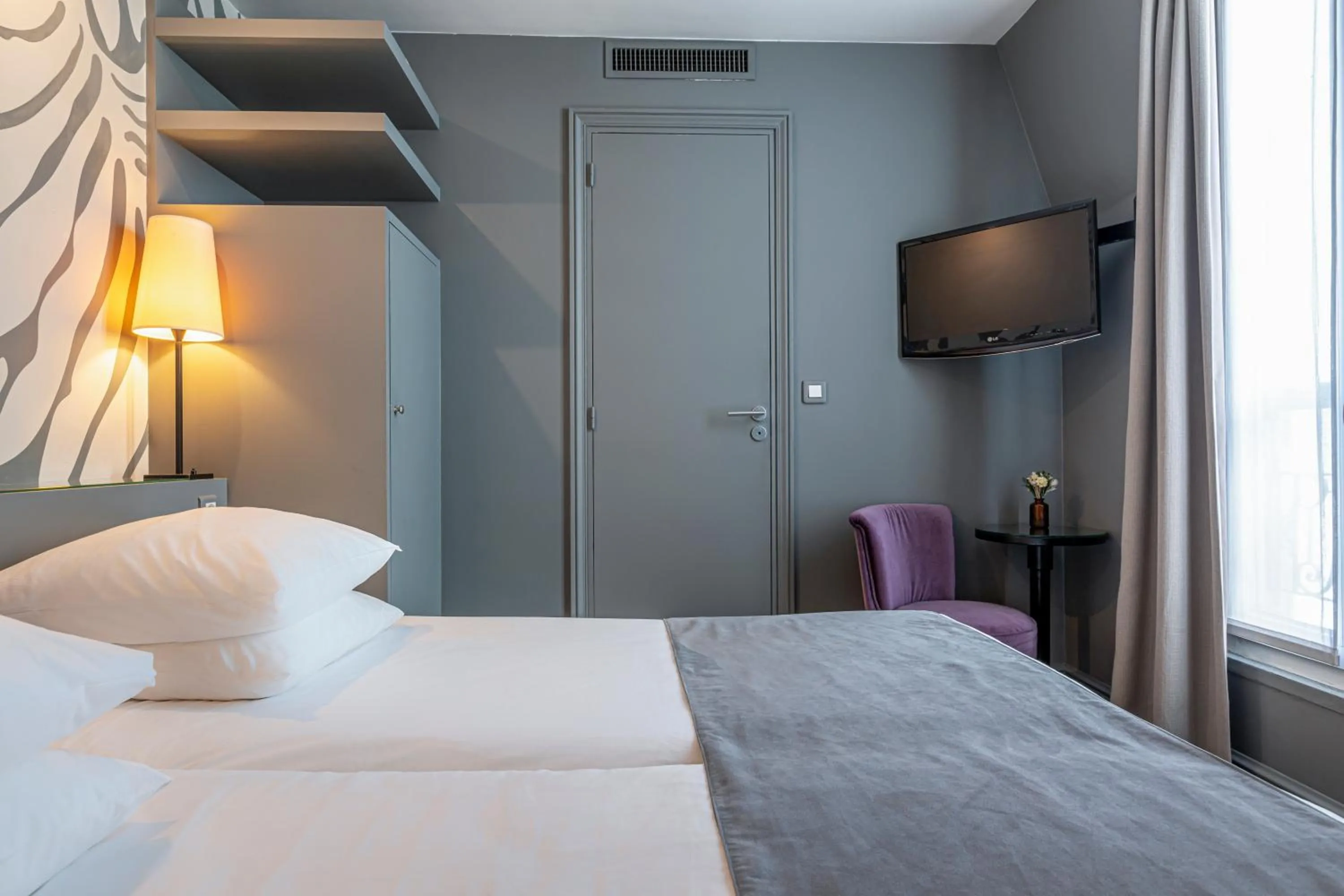 Bedroom, Bed in Gardette Park Hotel