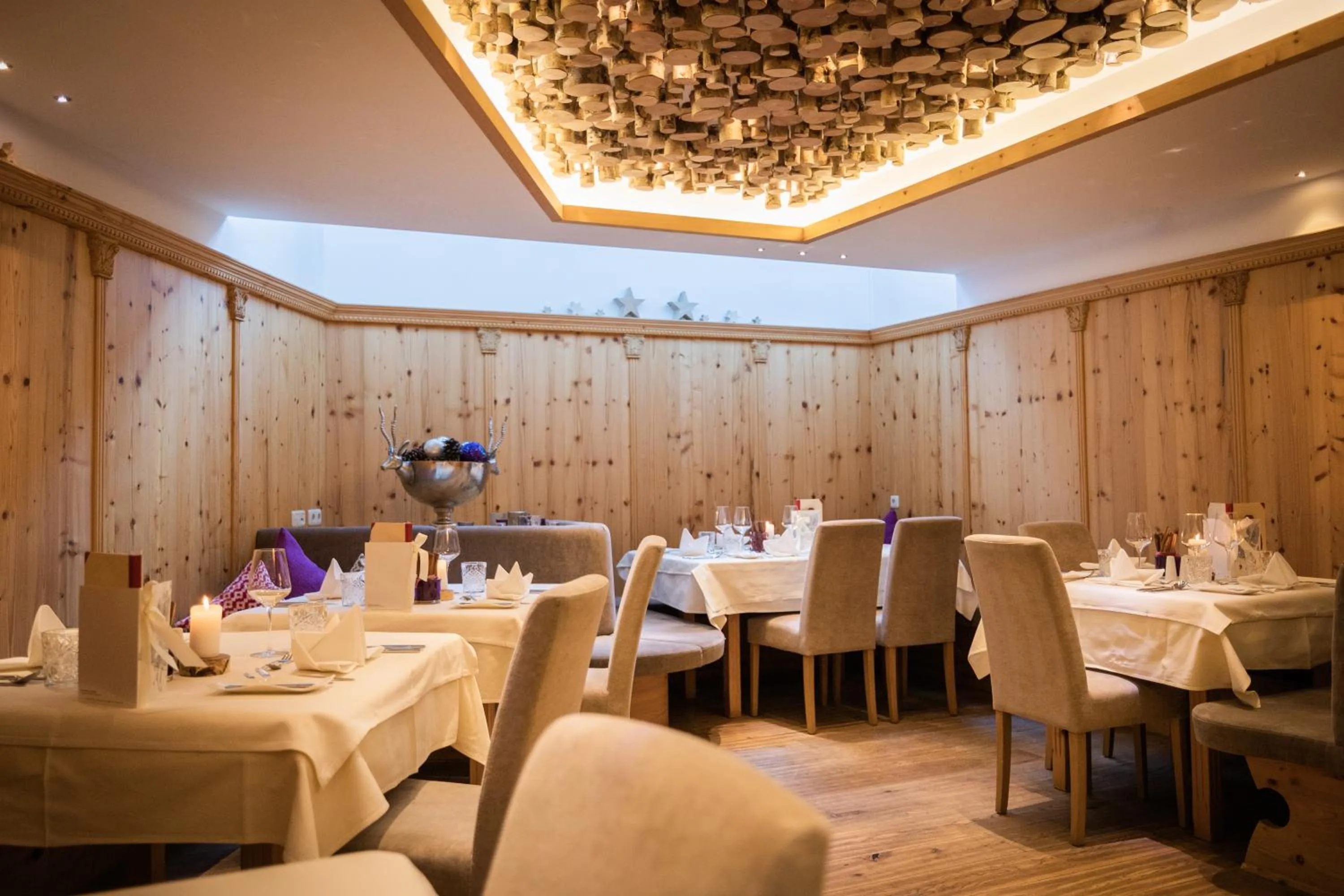 Restaurant/places to eat in Hotel Sonnegg