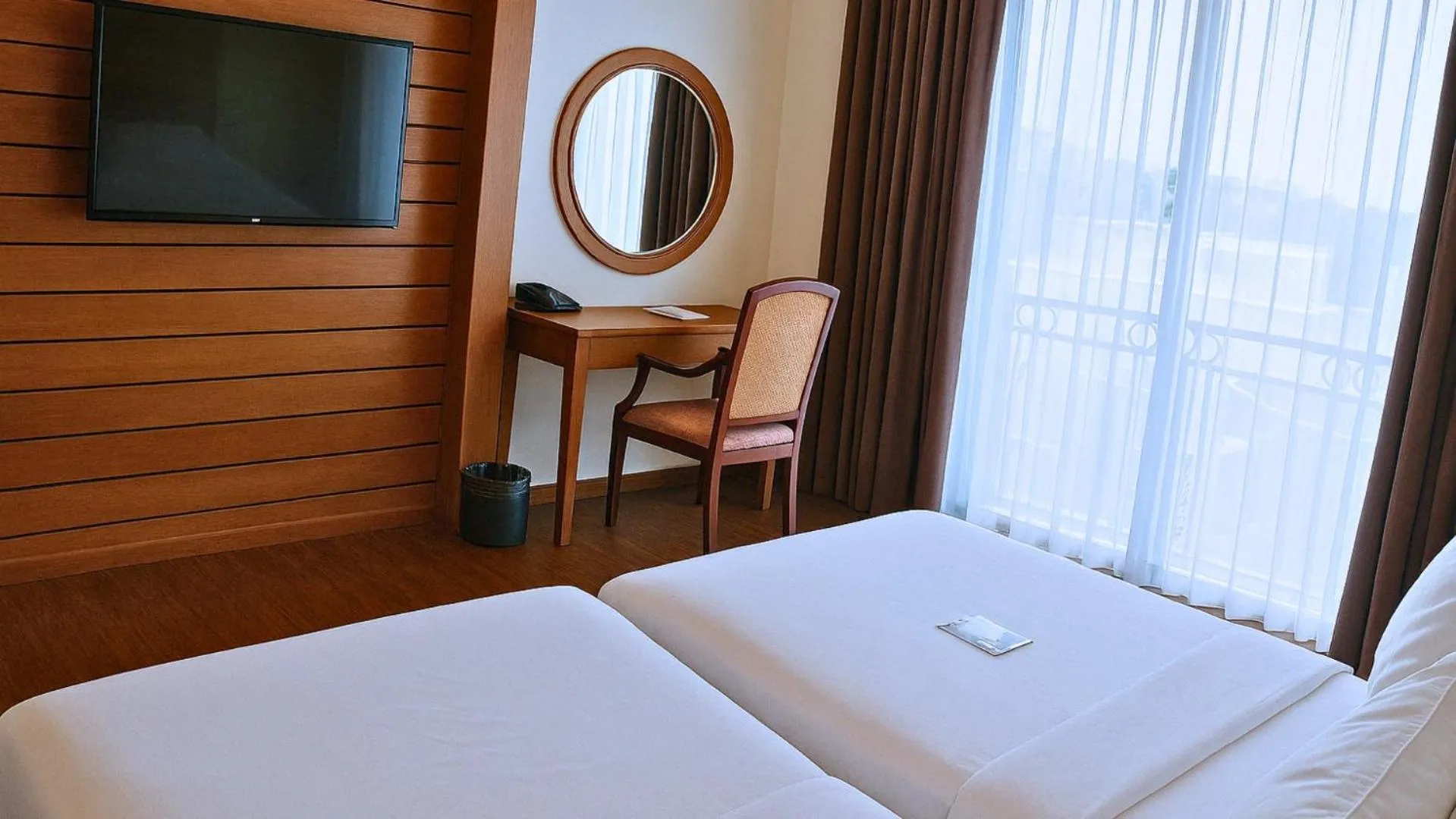 Bed in The Grantage Hotel & Sky Lounge