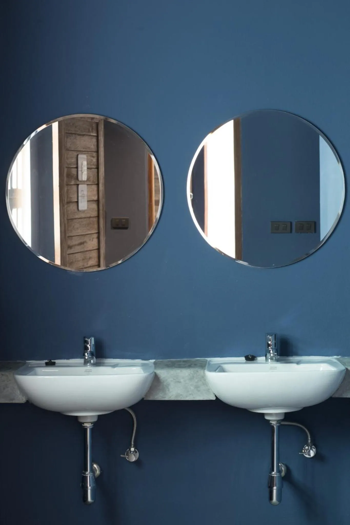 Property building in Borbaboom Phuket Poshtel & Hostel