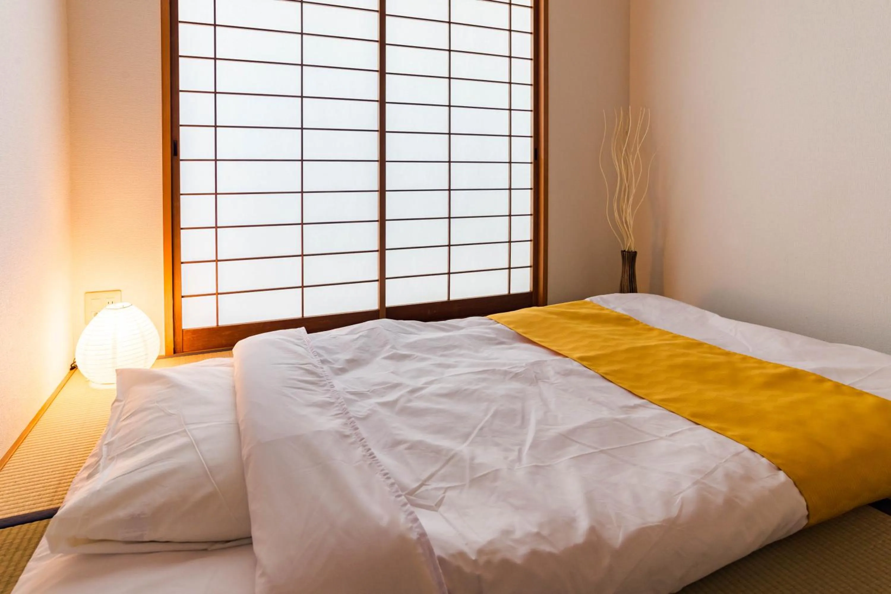 Bedroom, Bed in Universal Bay Condominium