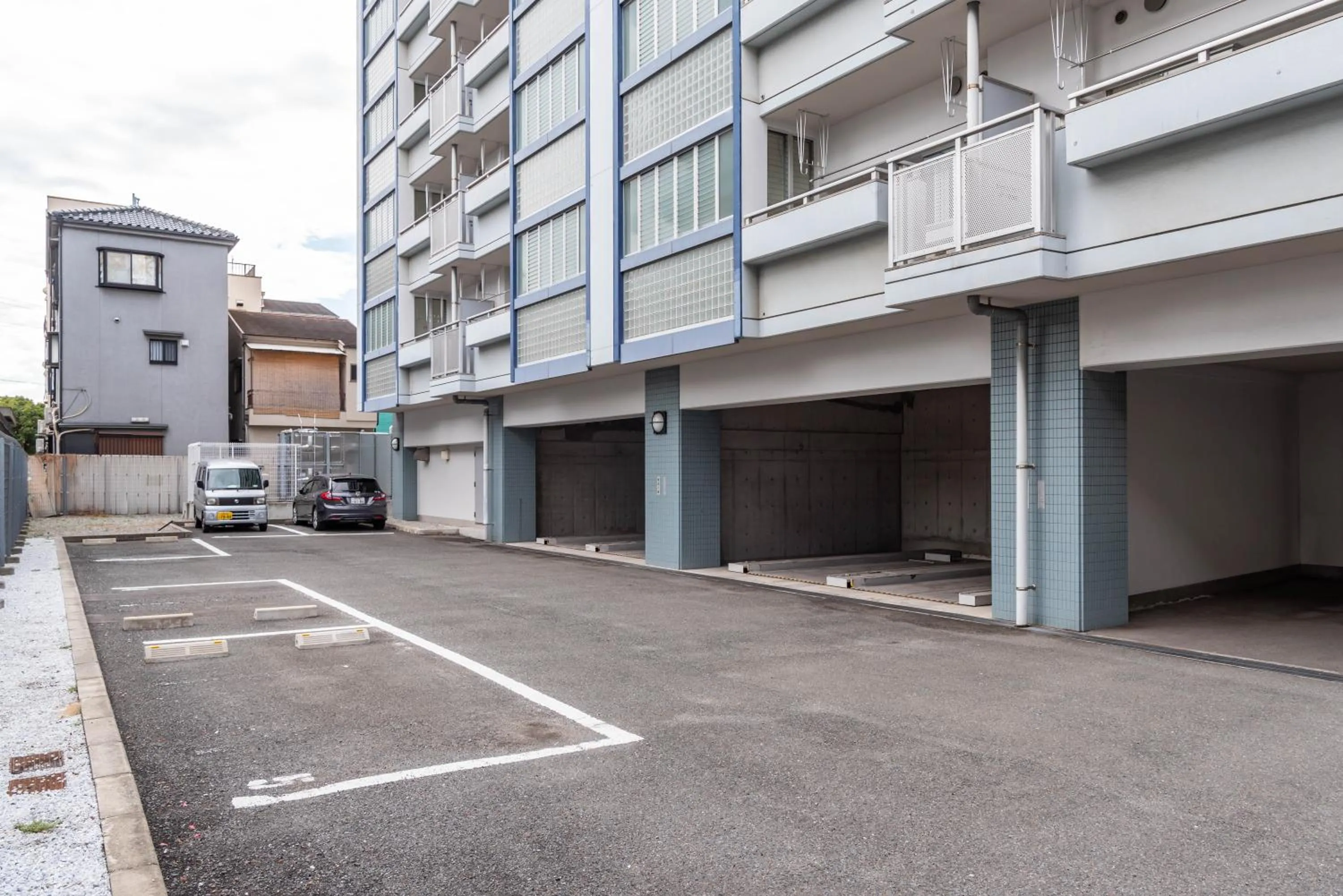 Parking in Universal Bay Condominium