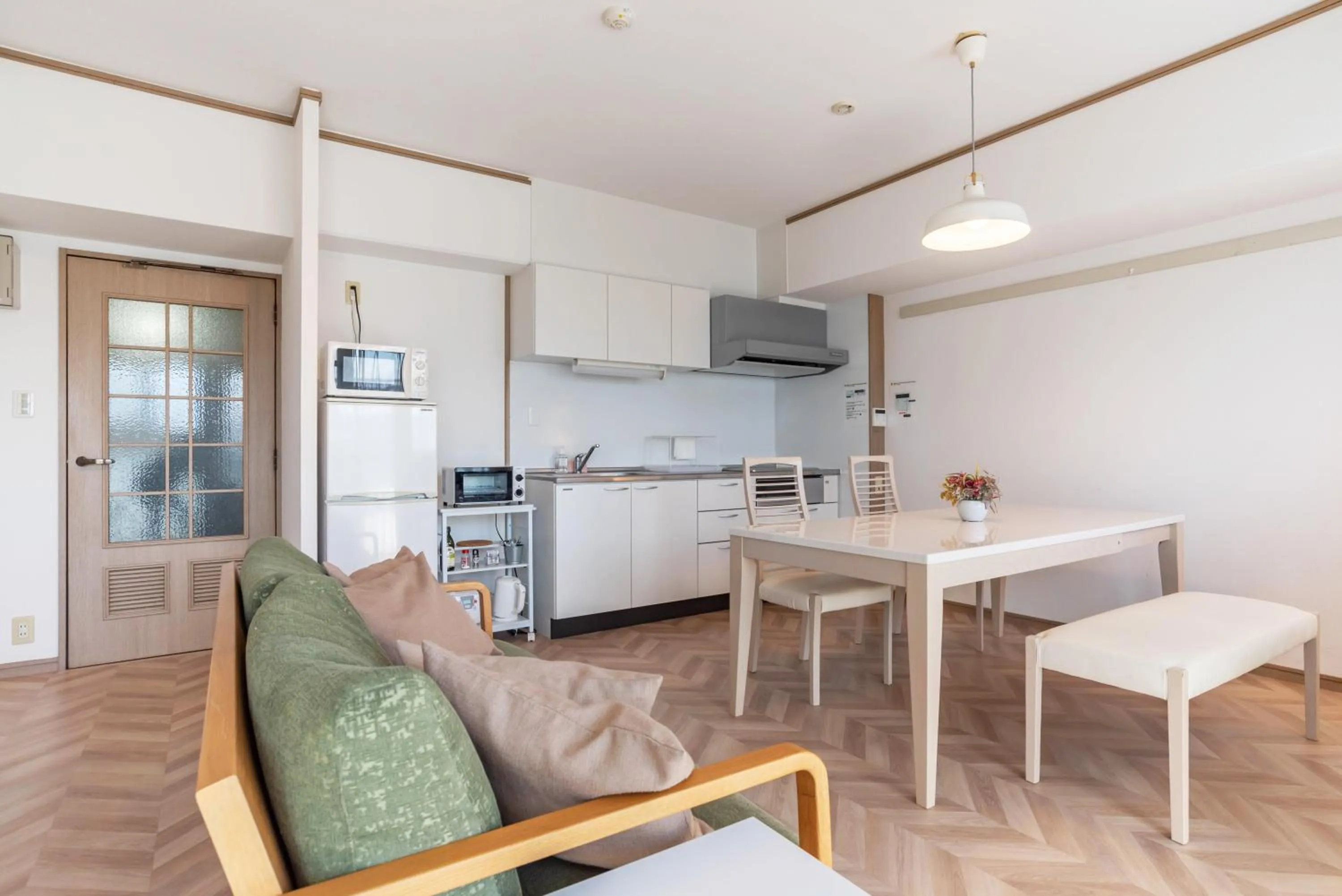 Kitchen or kitchenette in Universal Bay Condominium