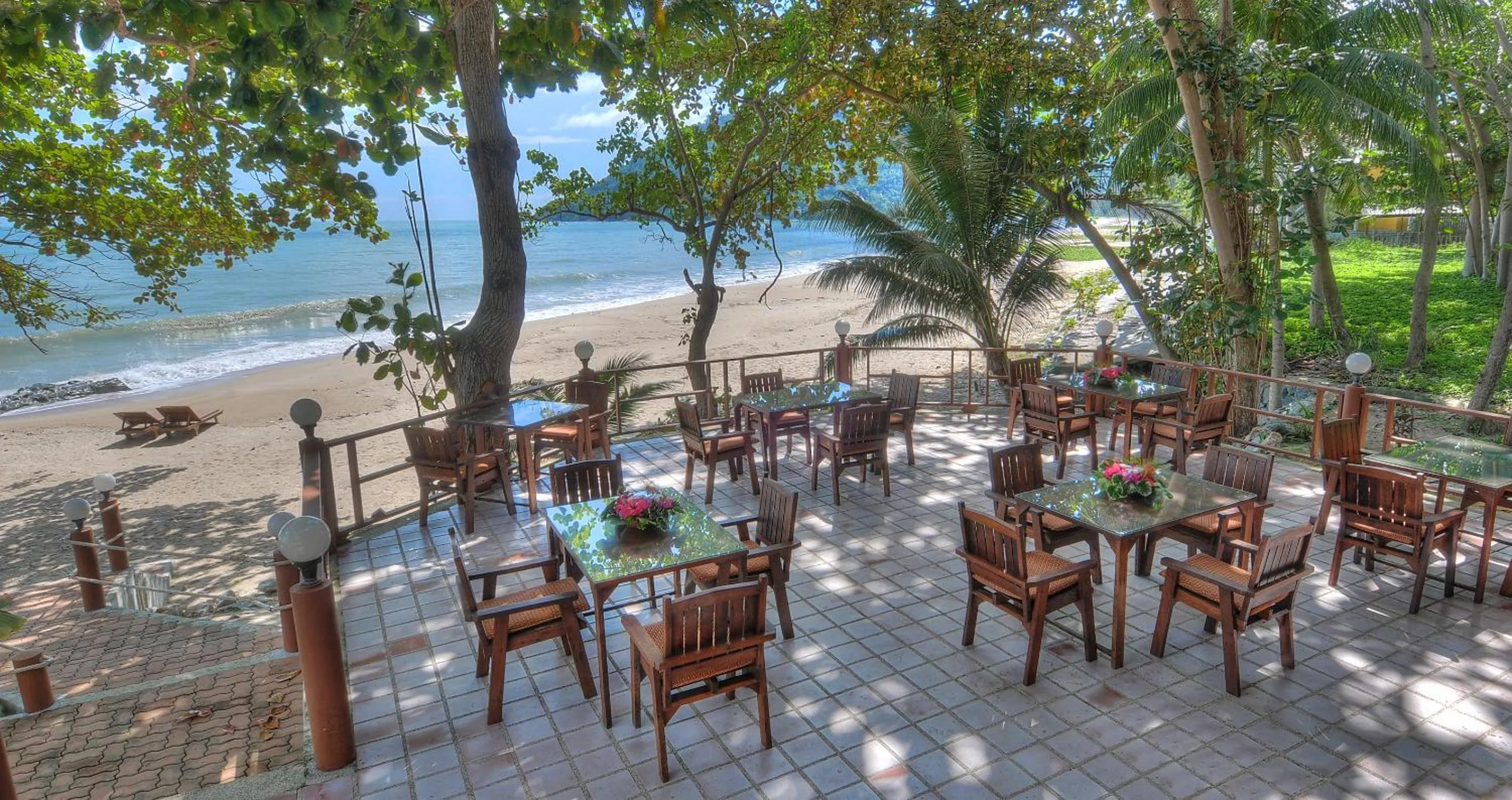 Restaurant/places to eat in Khanom Hill Resort