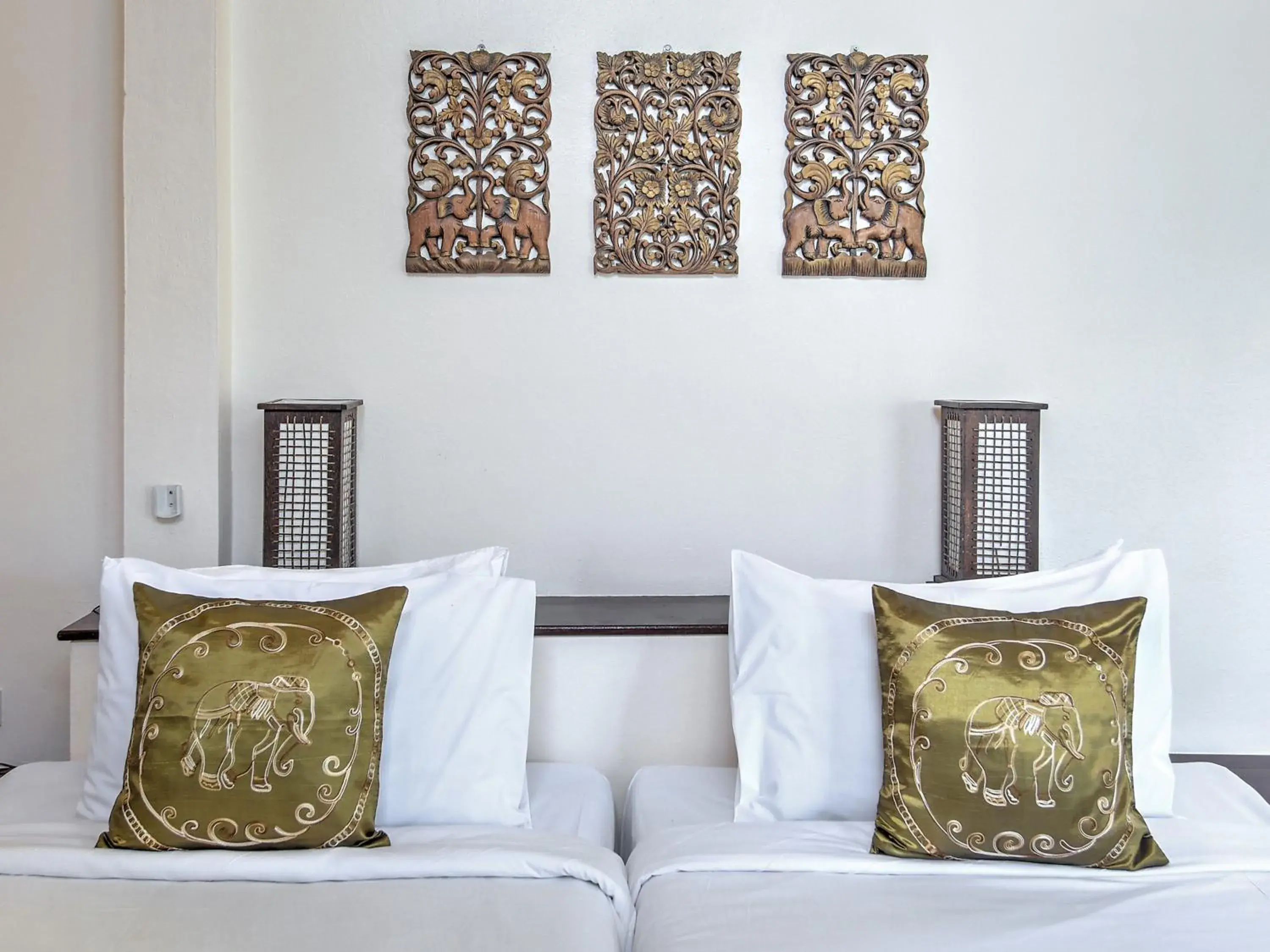 Twin Bed Bungalow with Pool View in Khanom Hill Resort Twin Bed Bungalow with Pool View in Khanom Hill Resort