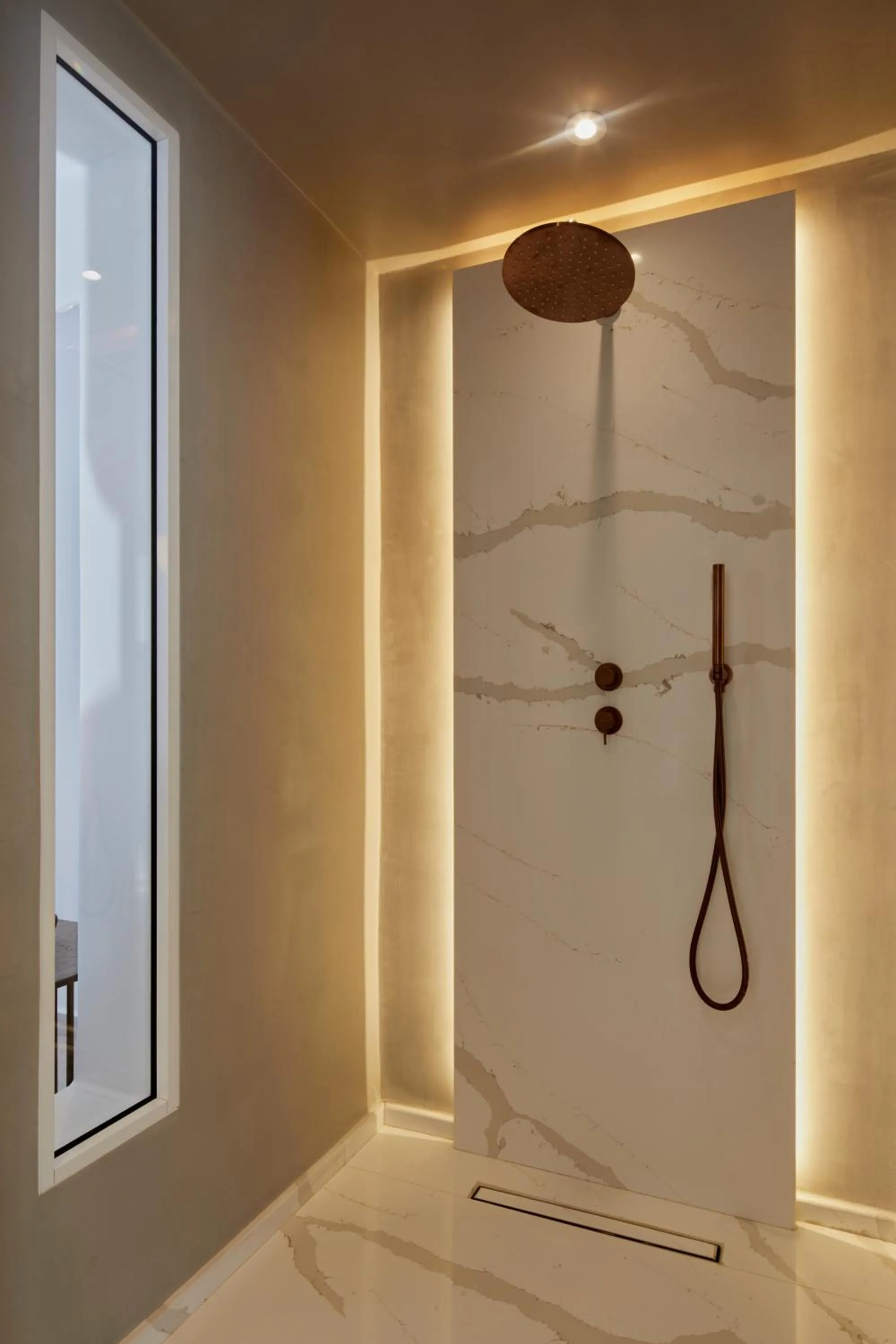 Shower in Phos The Boutique