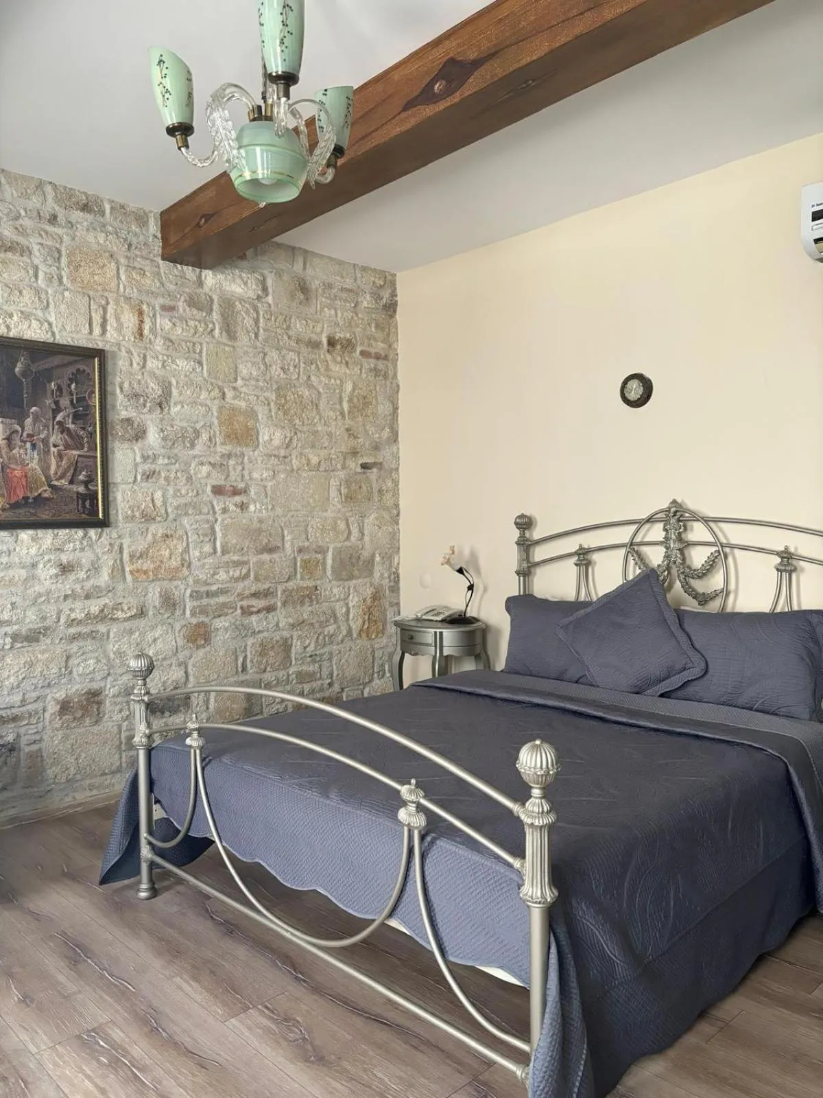 Photo of the whole room, Bed in Griffon Hotel