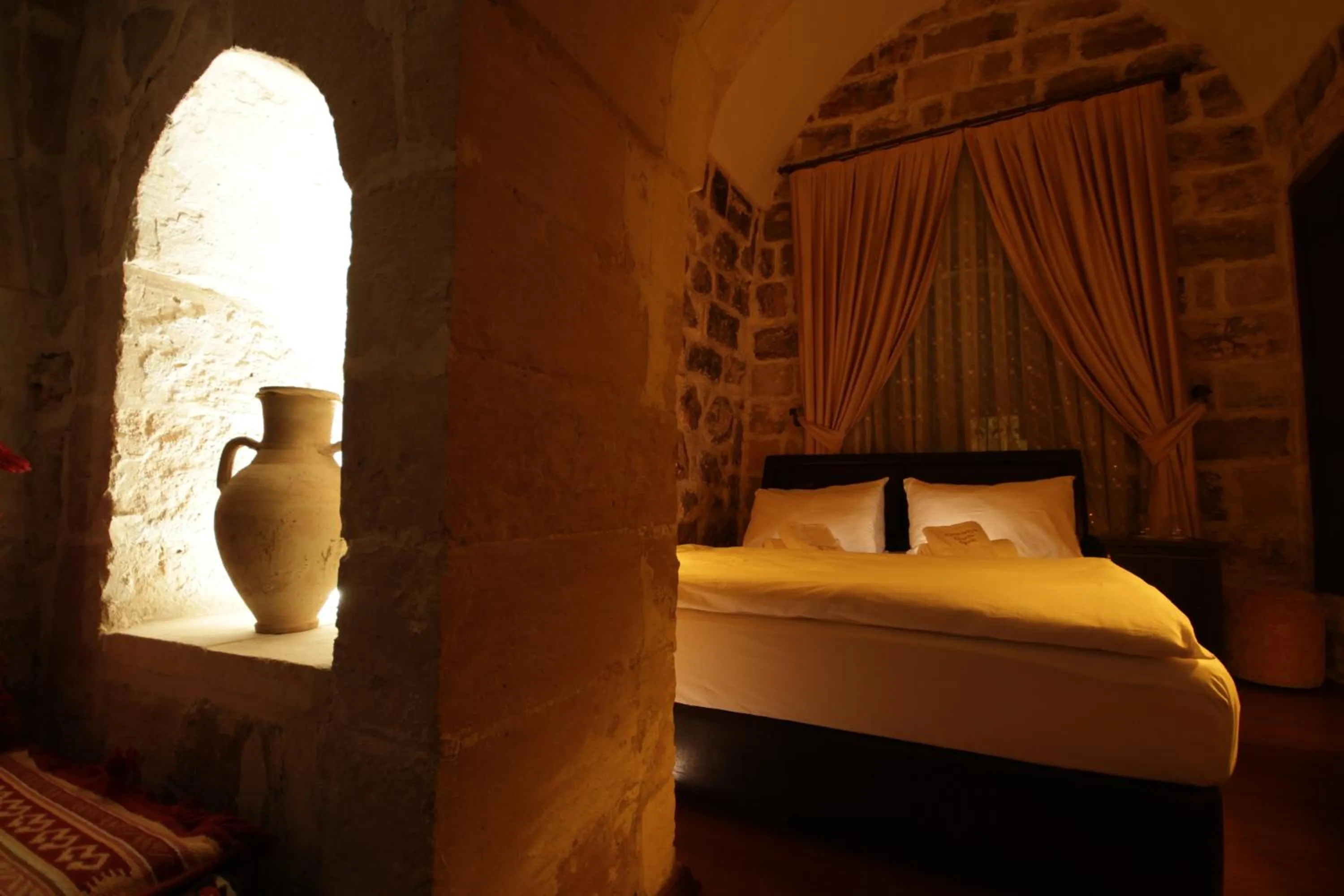 Photo of the whole room, Bed in Zinciriye Hotel