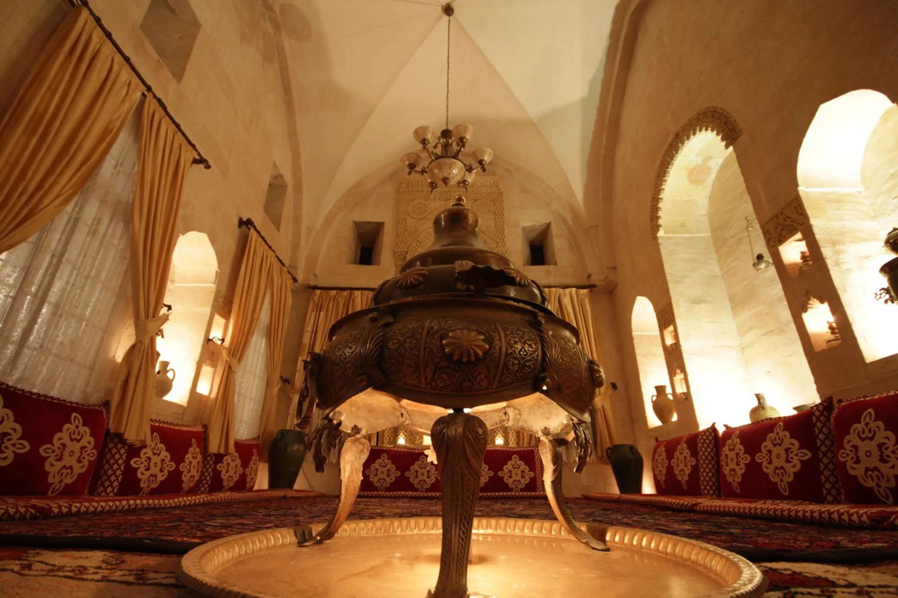 Seating area in Zinciriye Hotel