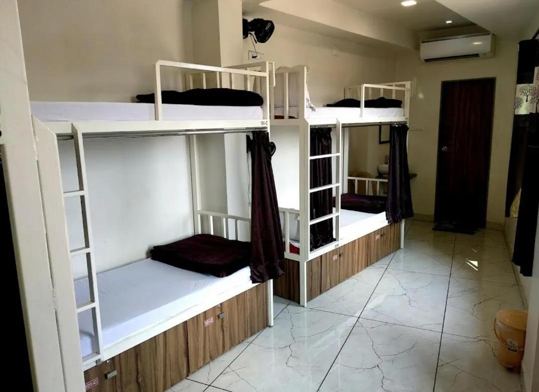 bunk bed, Bed in Hotel Milan