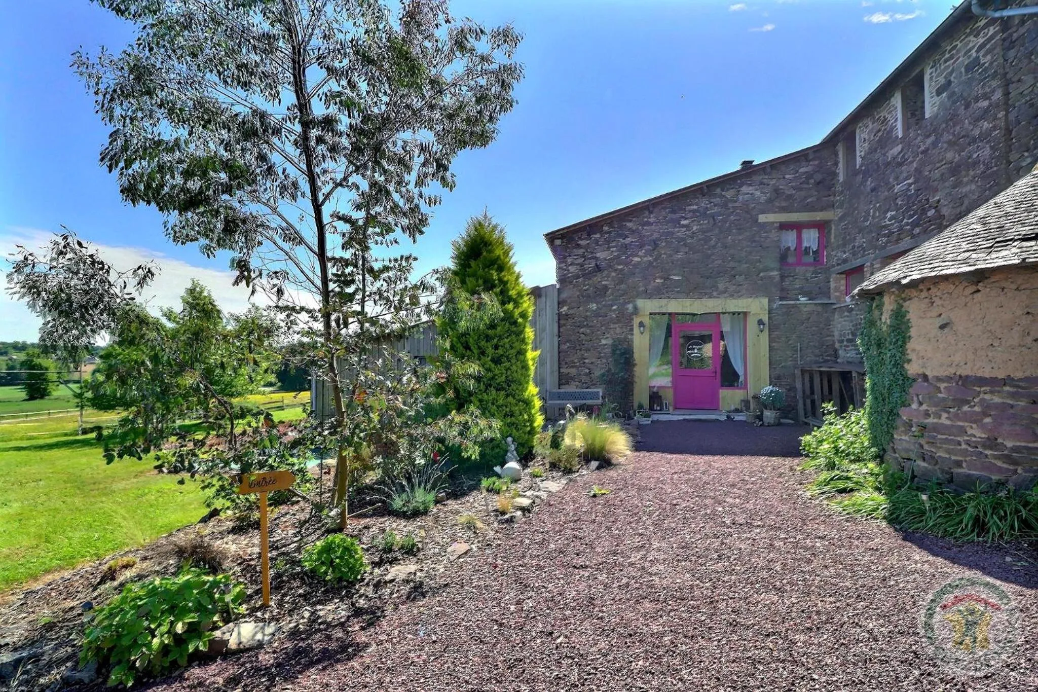 Property building in Les Bouyeres