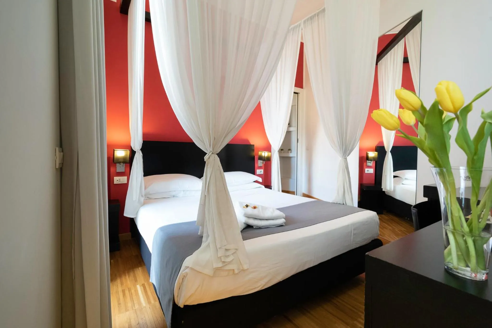 Bedroom, Bed in At Home Townhouse - Filiberto