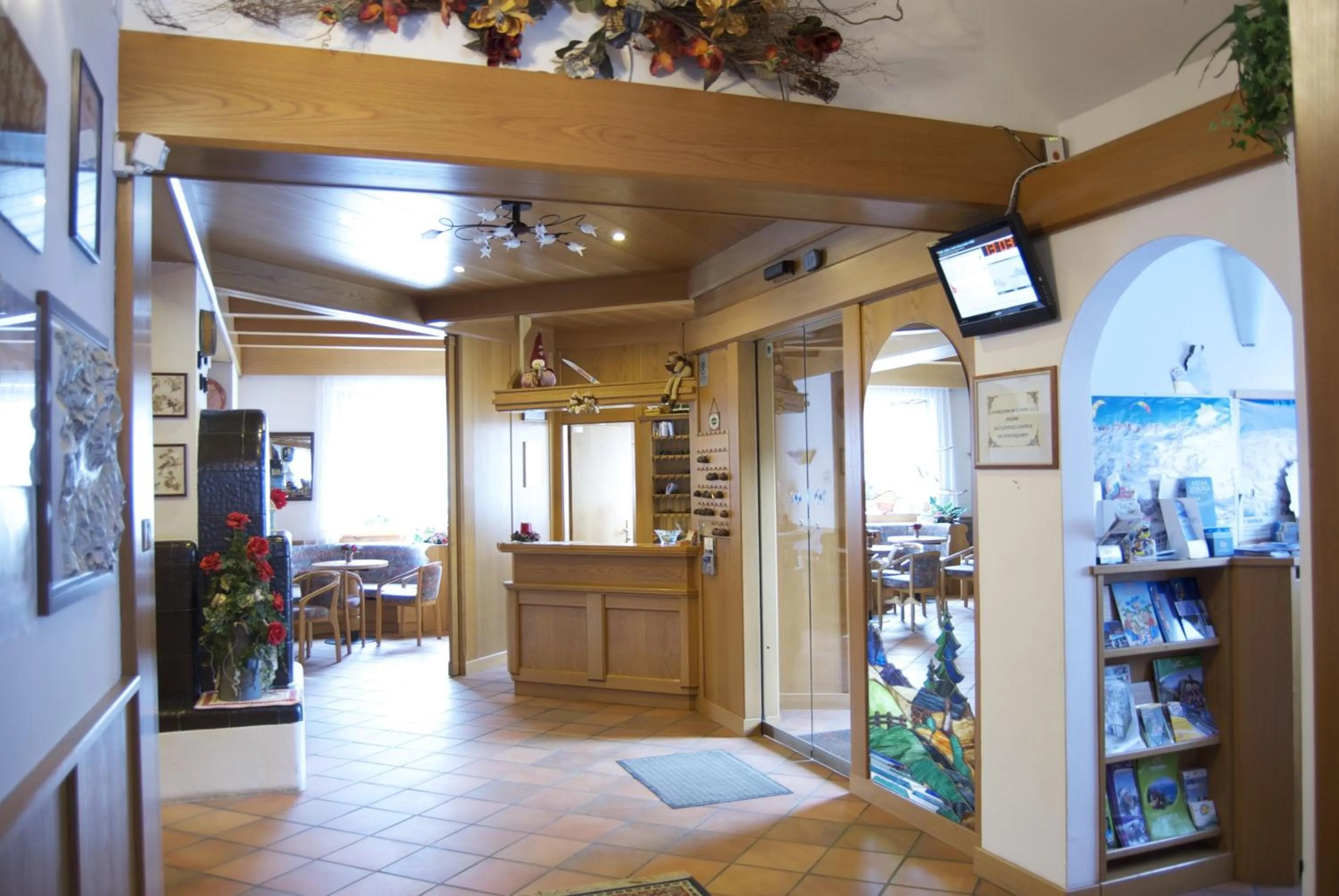 Lobby or reception in Liz Hotel & Apartments