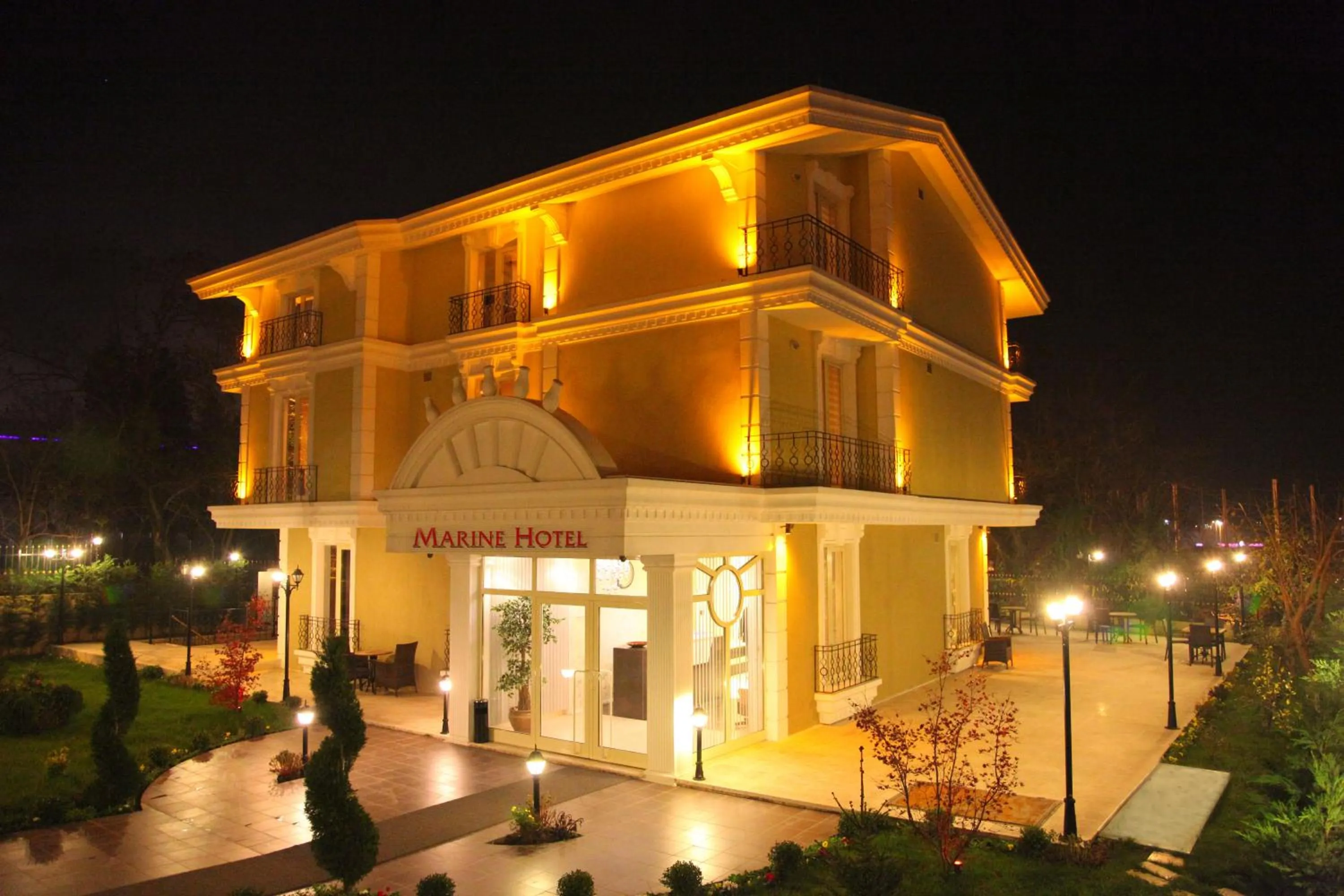 Facade/entrance in Pendik Marine Hotel