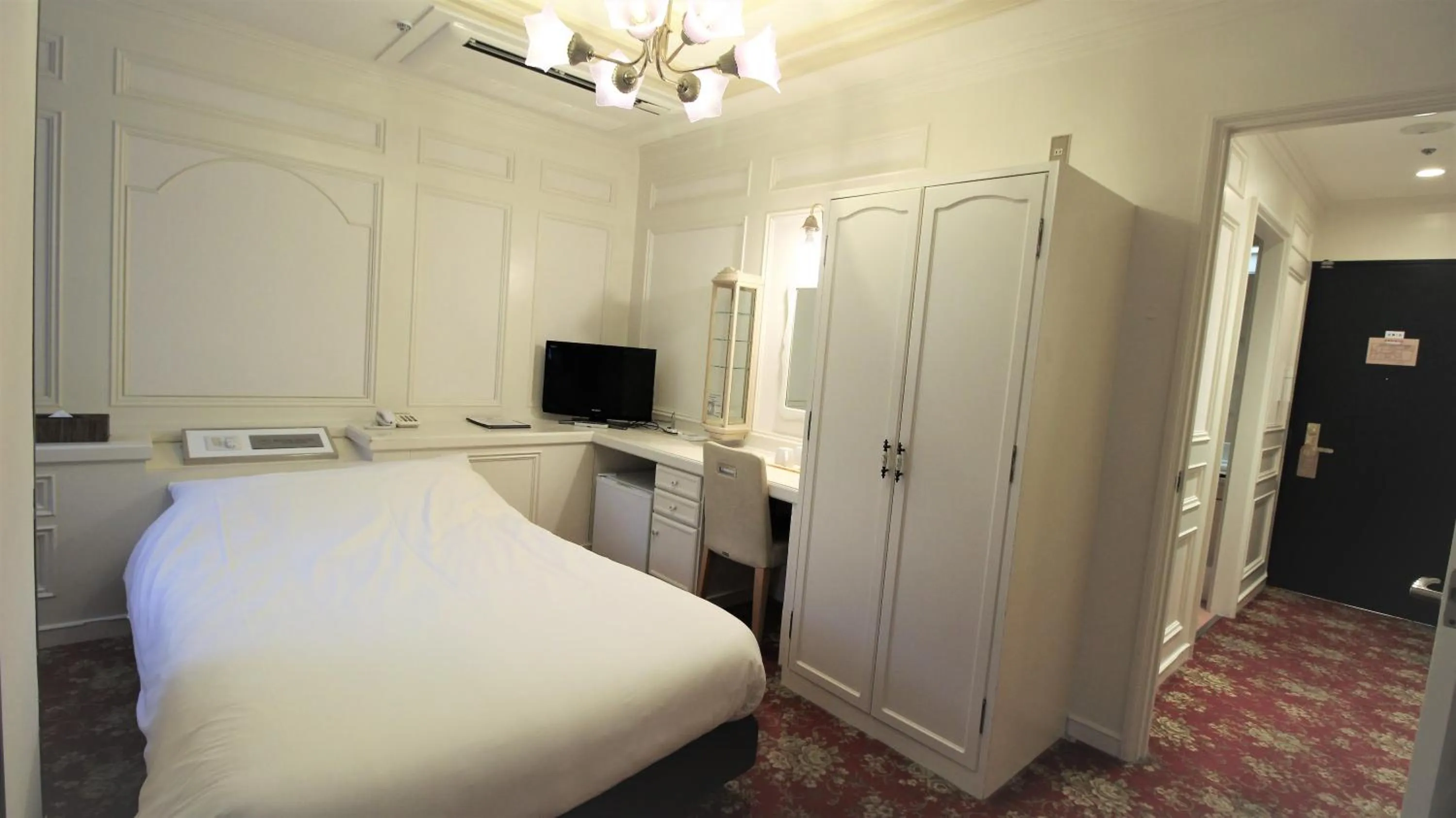 Bed in Royal Hotel Shinokubo