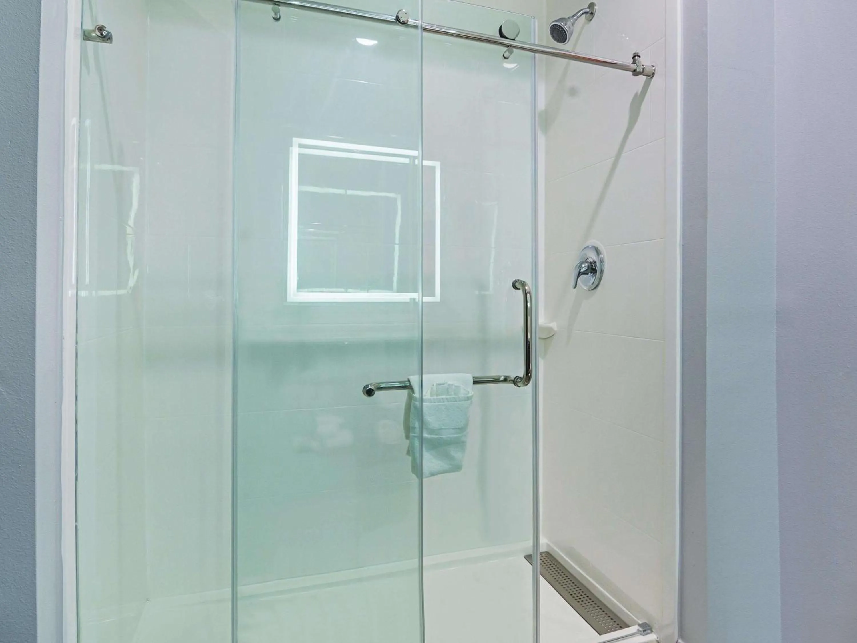 Photo of the whole room in La Quinta by Wyndham Dallas - Wylie