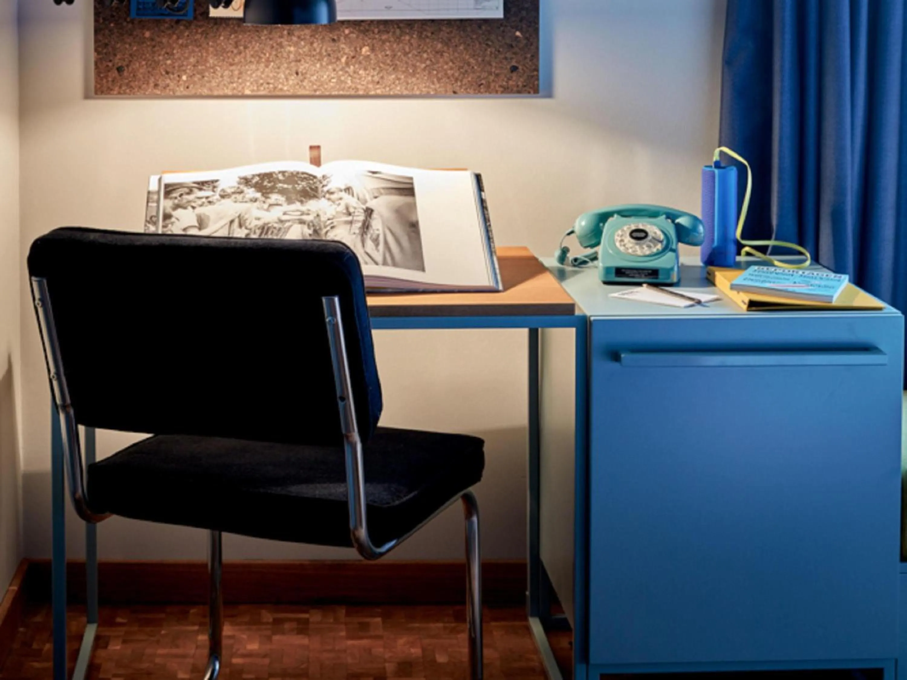 Bedroom in 25hours Hotel Das Tour