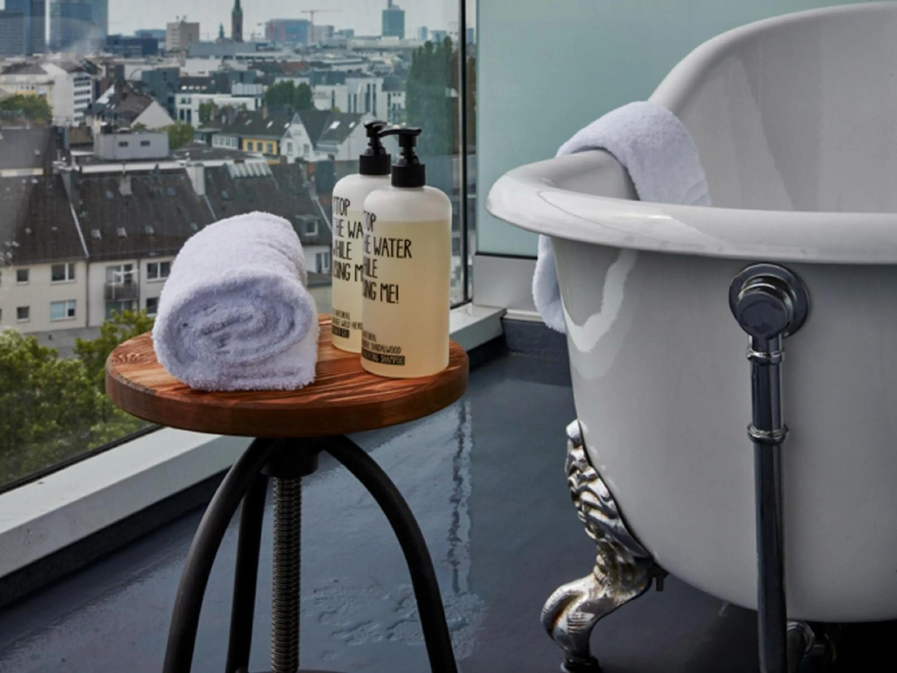 Bedroom in 25hours Hotel Das Tour