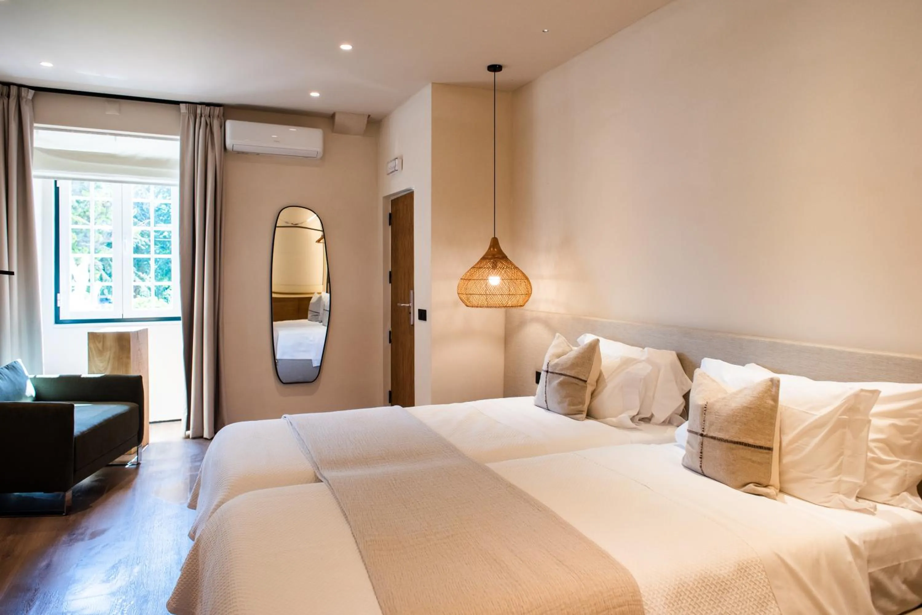 Photo of the whole room, Bed in DOMA Portugal