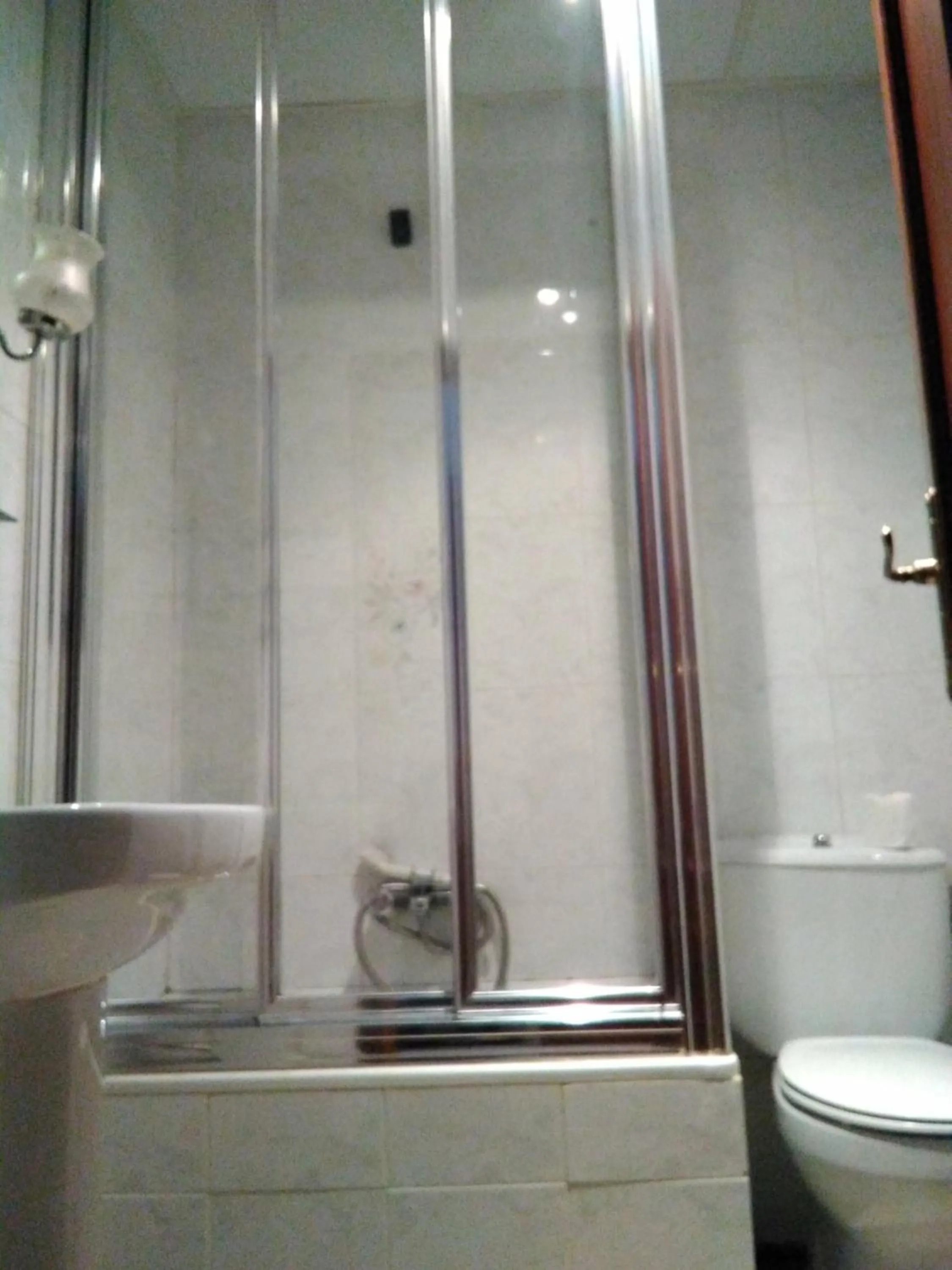 Bathroom in Hostal Jemasaca-Palma61