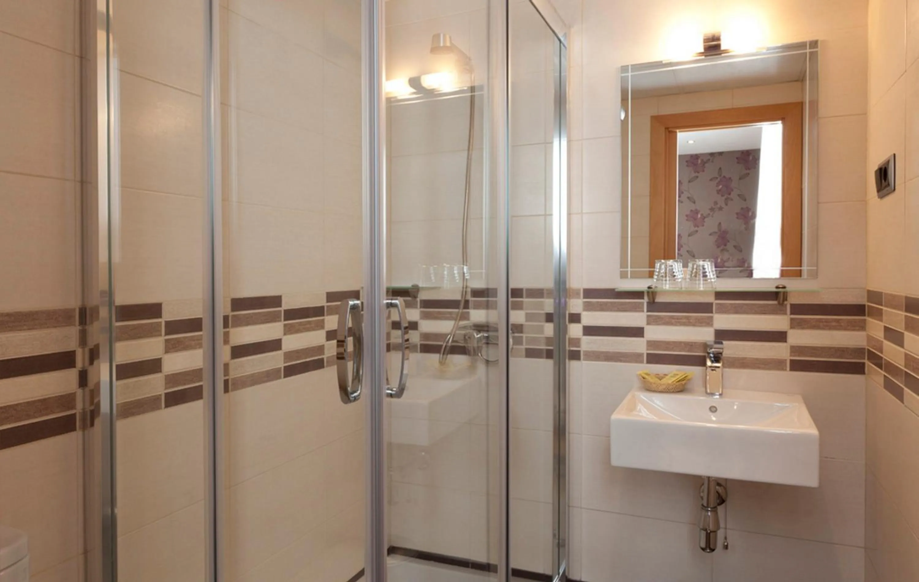 Shower in Hostal Jemasaca-Palma61