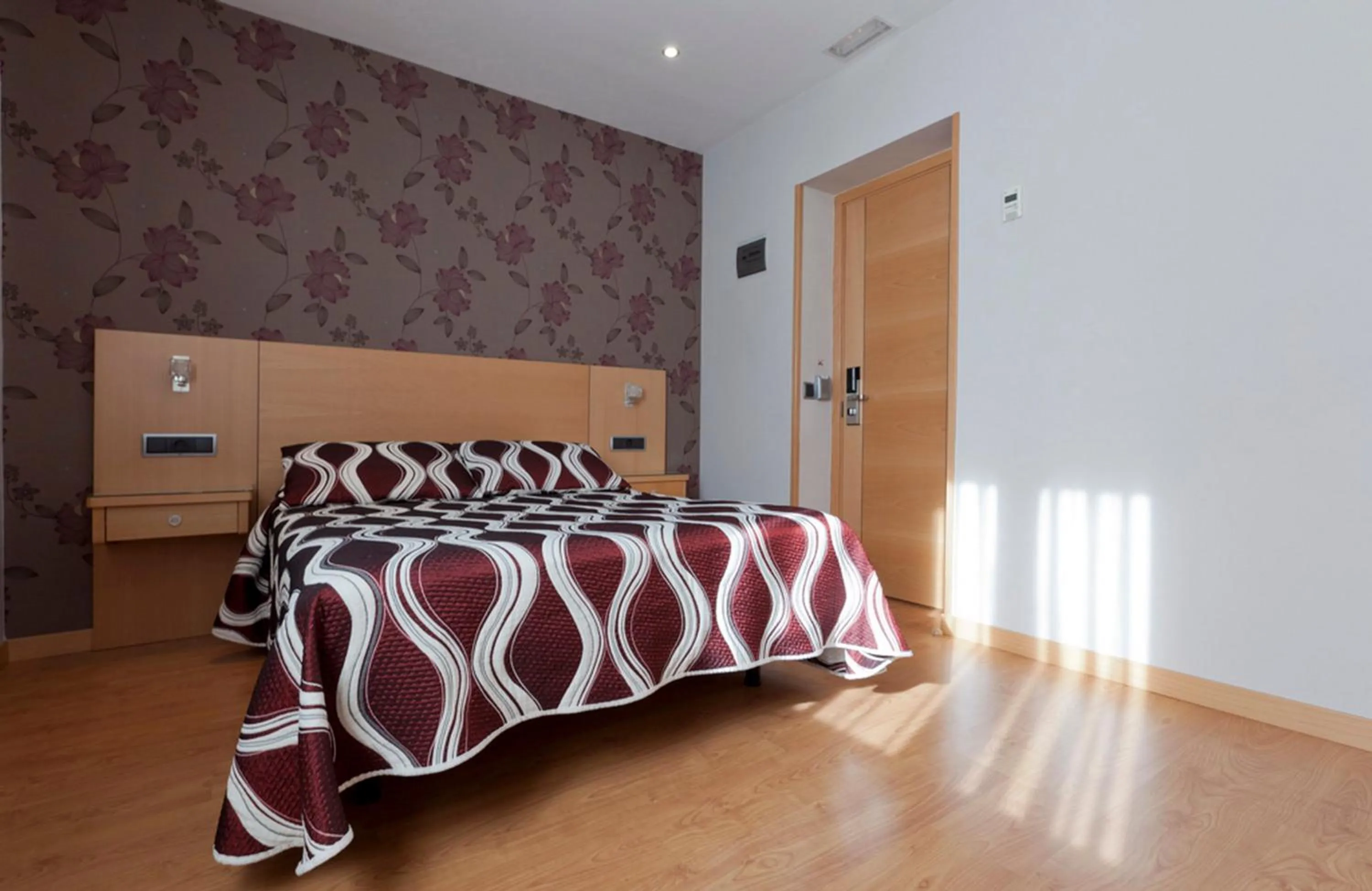 Bedroom, Bed in Hostal Jemasaca-Palma61