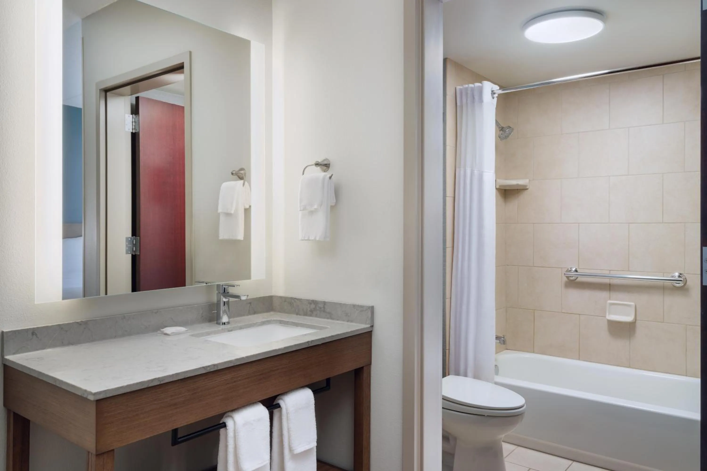Bathroom in Hyatt Place Grand Rapids South