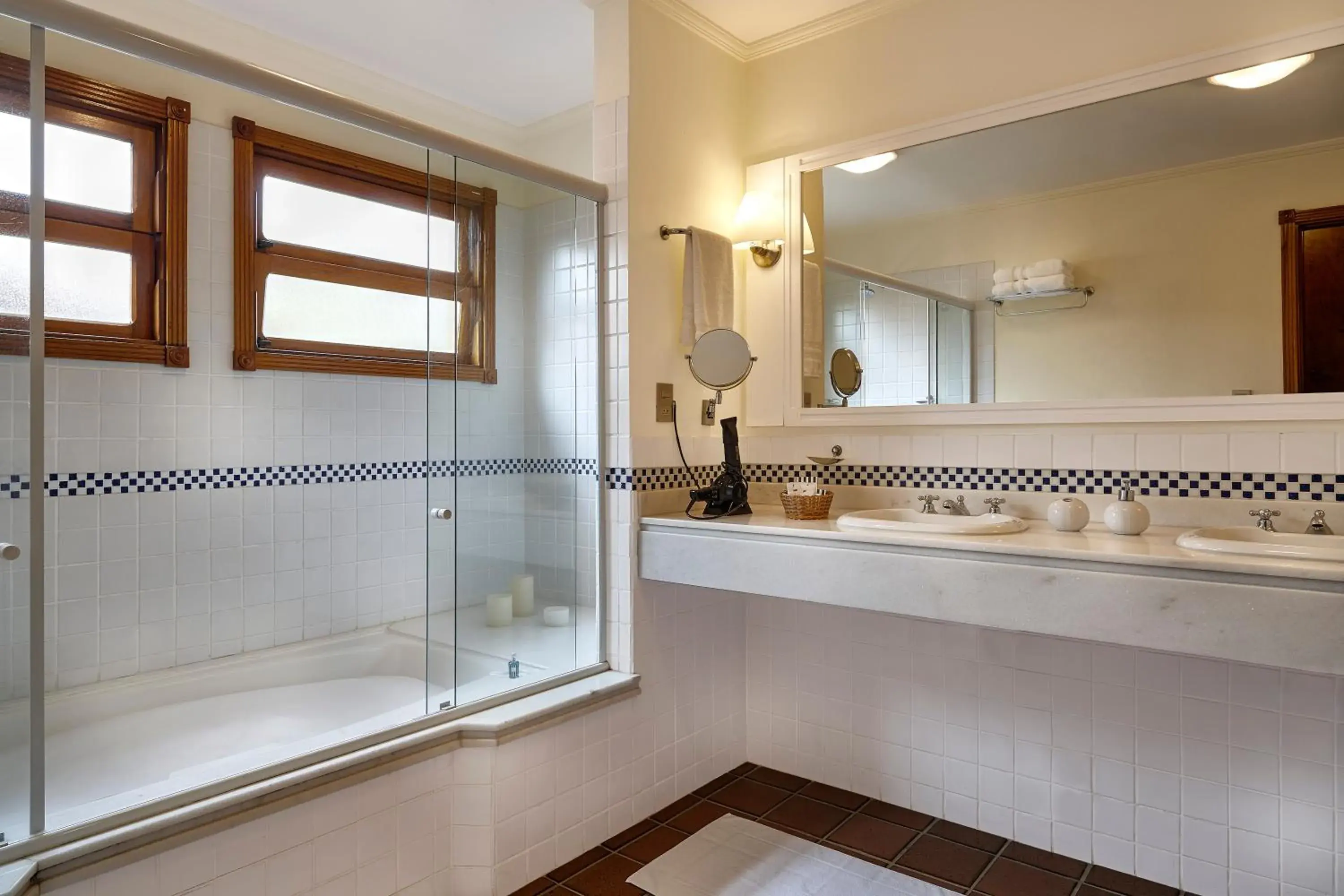 Luxury Suite with Spa Bath in Hotel & Spa Saint Michel Luxury Suite with Spa Bath in Hotel & Spa Saint Michel