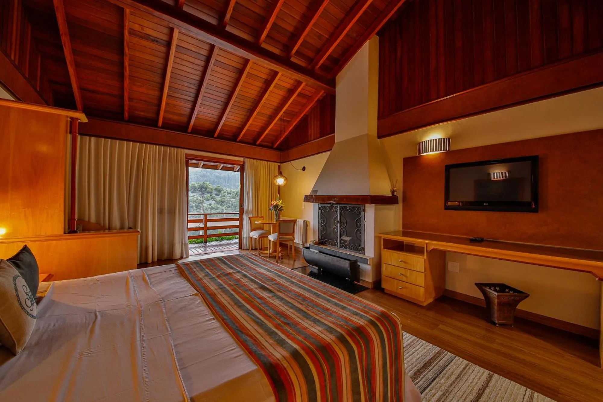 Bed in Hotel & Spa Saint Michel