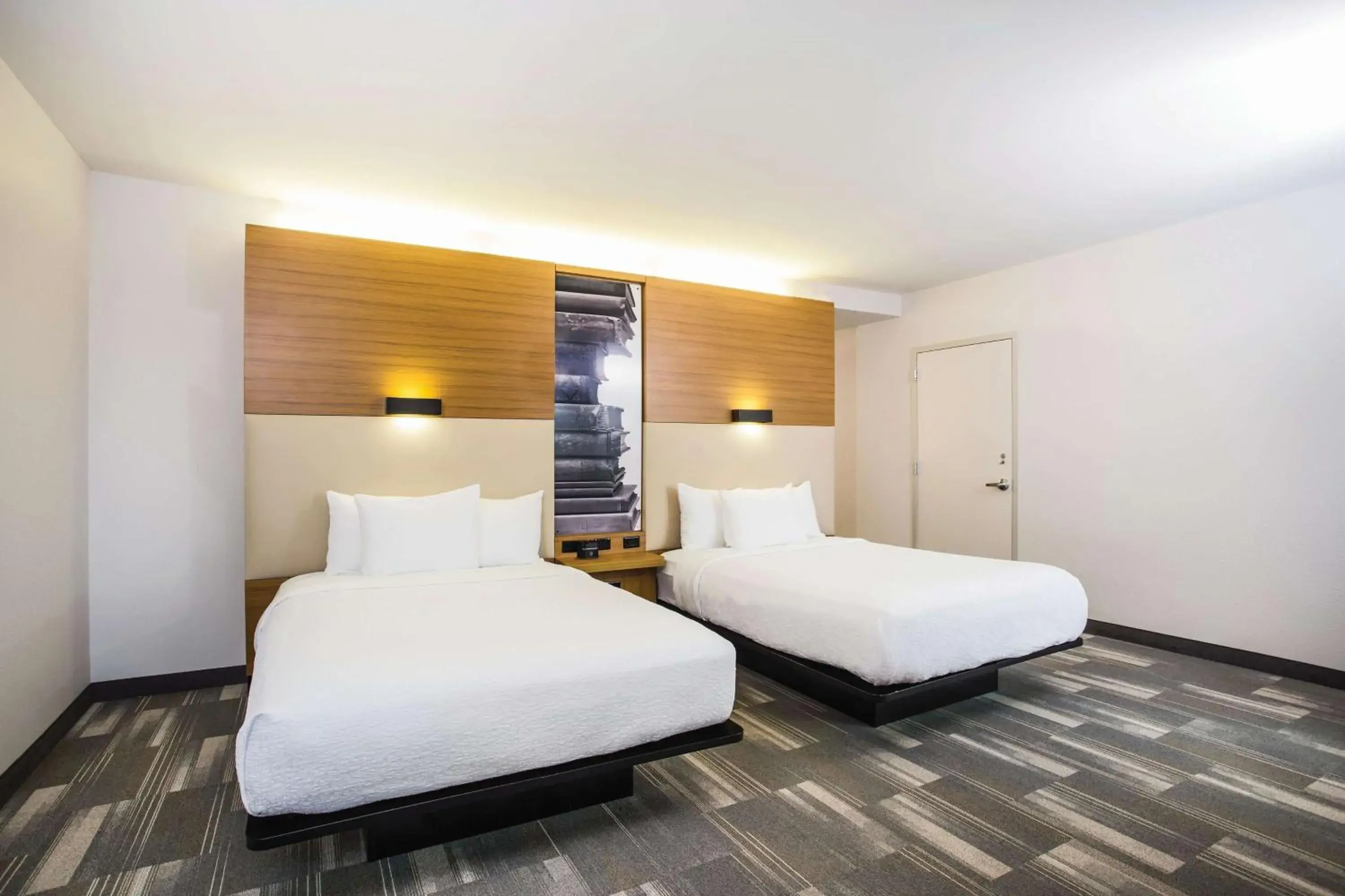 Queen Room with Two Queen Beds and Mobility/Hearing Access - Non-Smoking in La Quinta by Wyndham Winchester Queen Room with Two Queen Beds and Mobility/Hearing Access - Non-Smoking in La Quinta by Wyndham Winchester