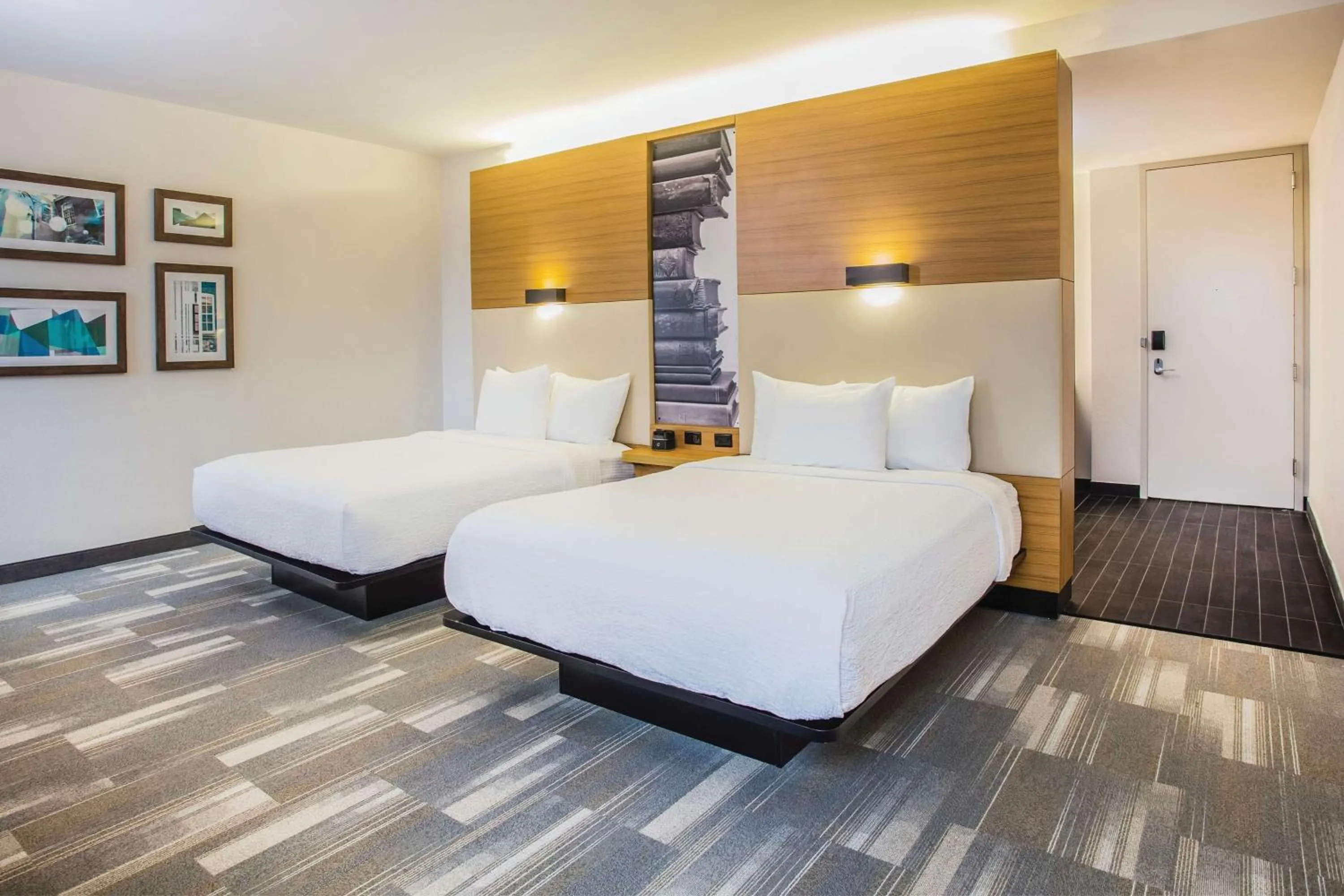 Bed in La Quinta by Wyndham Winchester