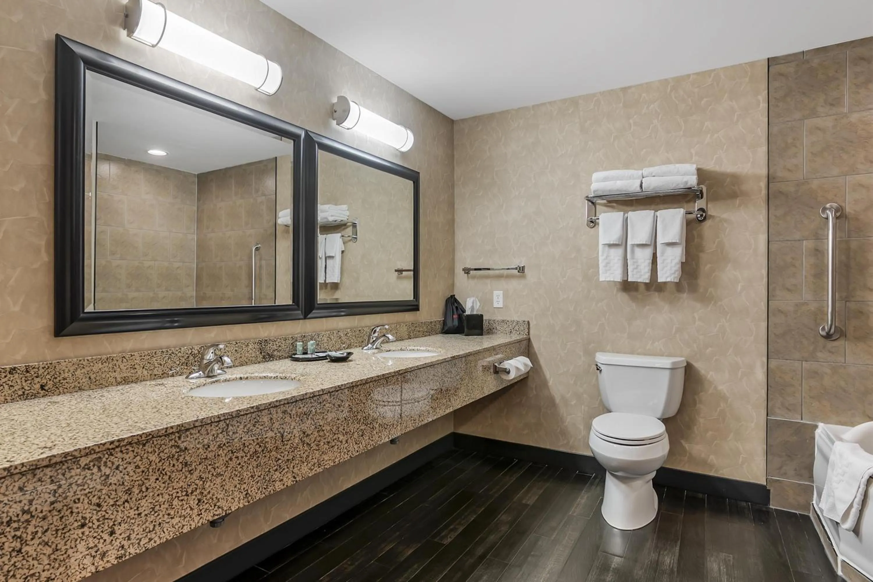 Bathroom in Best Western Blairmore