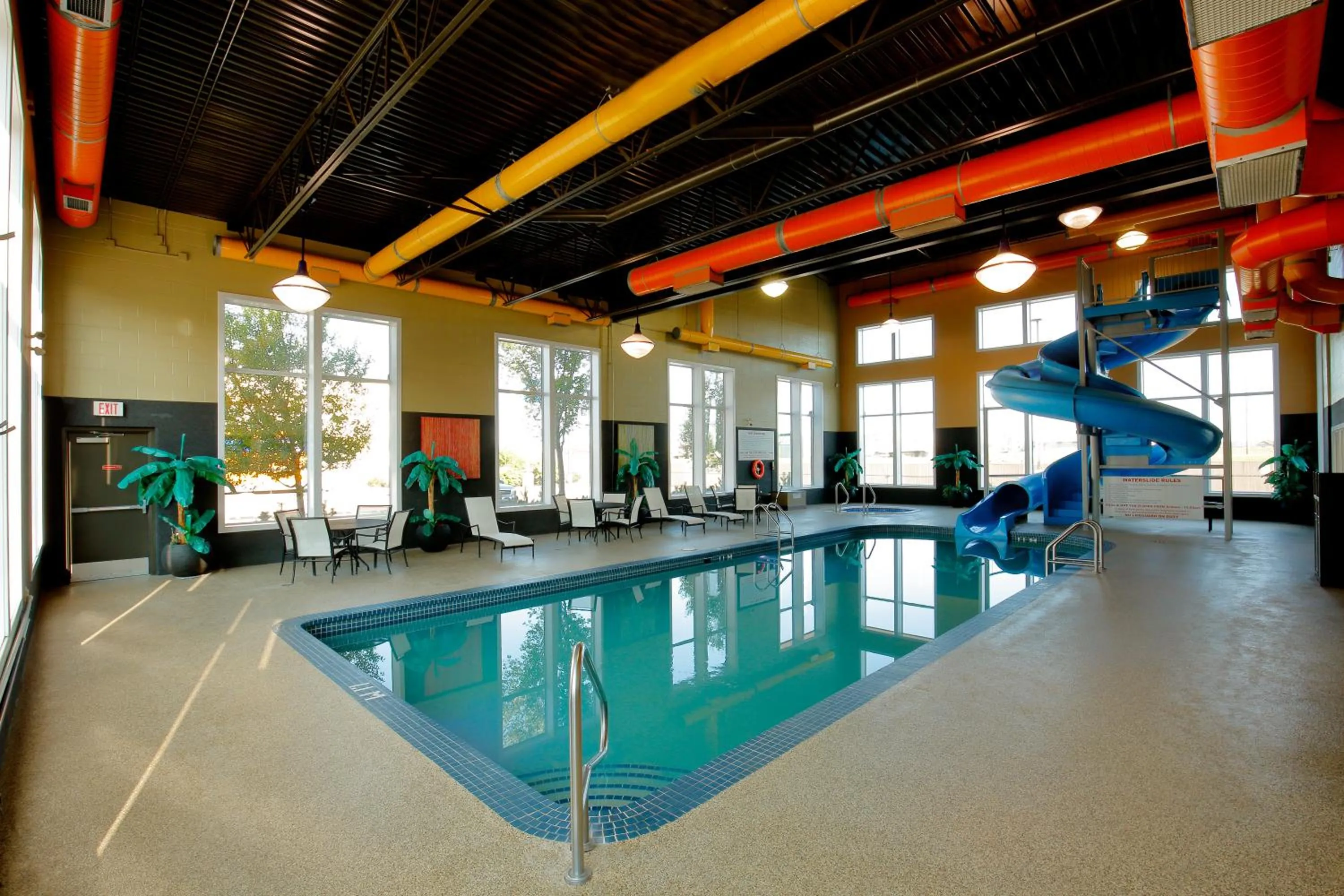Swimming pool in Best Western Blairmore
