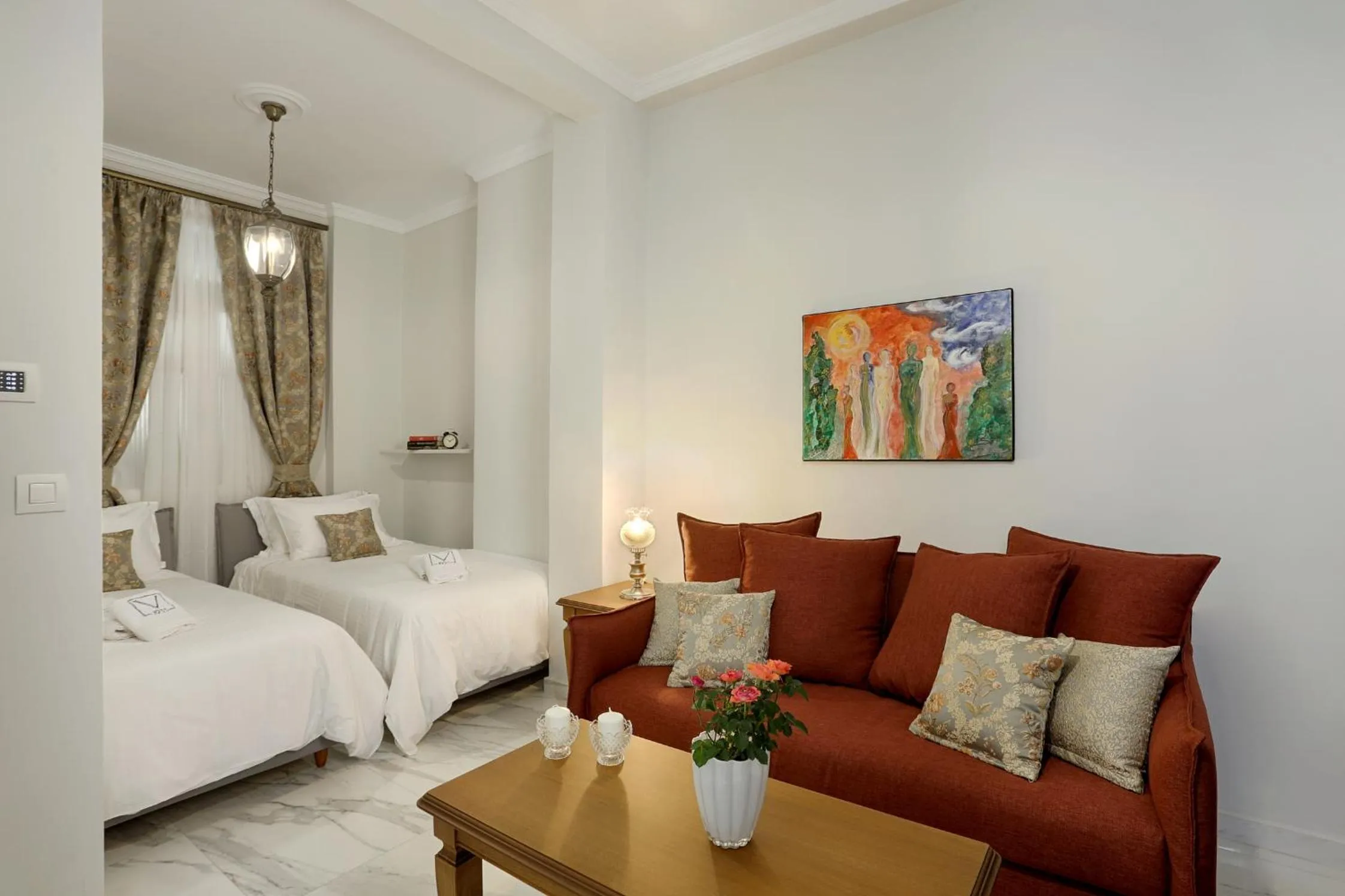 Photo of the whole room, Bed in V1935 Luxurious Apartments