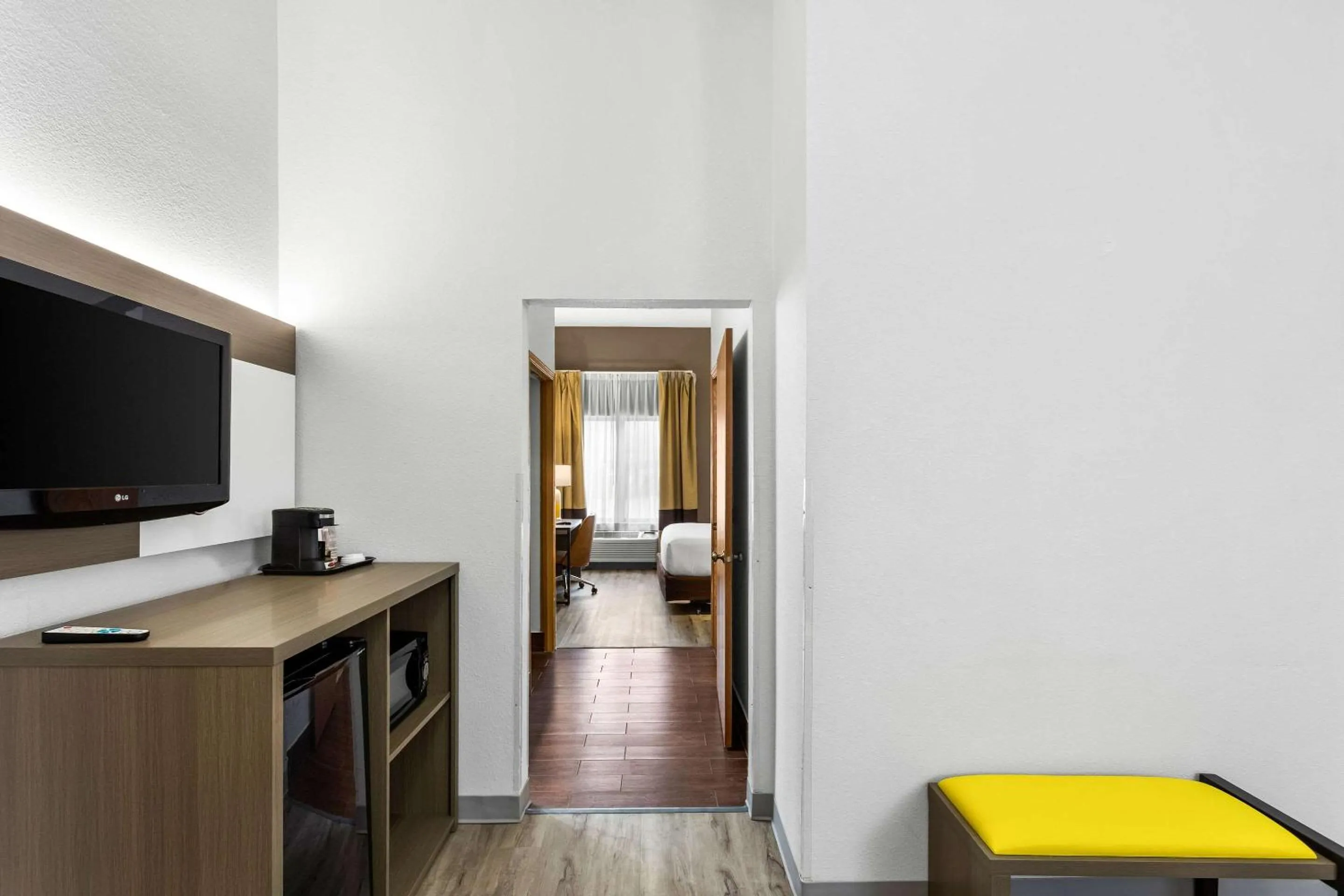 Bedroom in Comfort Inn & Suites Kenosha-Pleasant Prairie