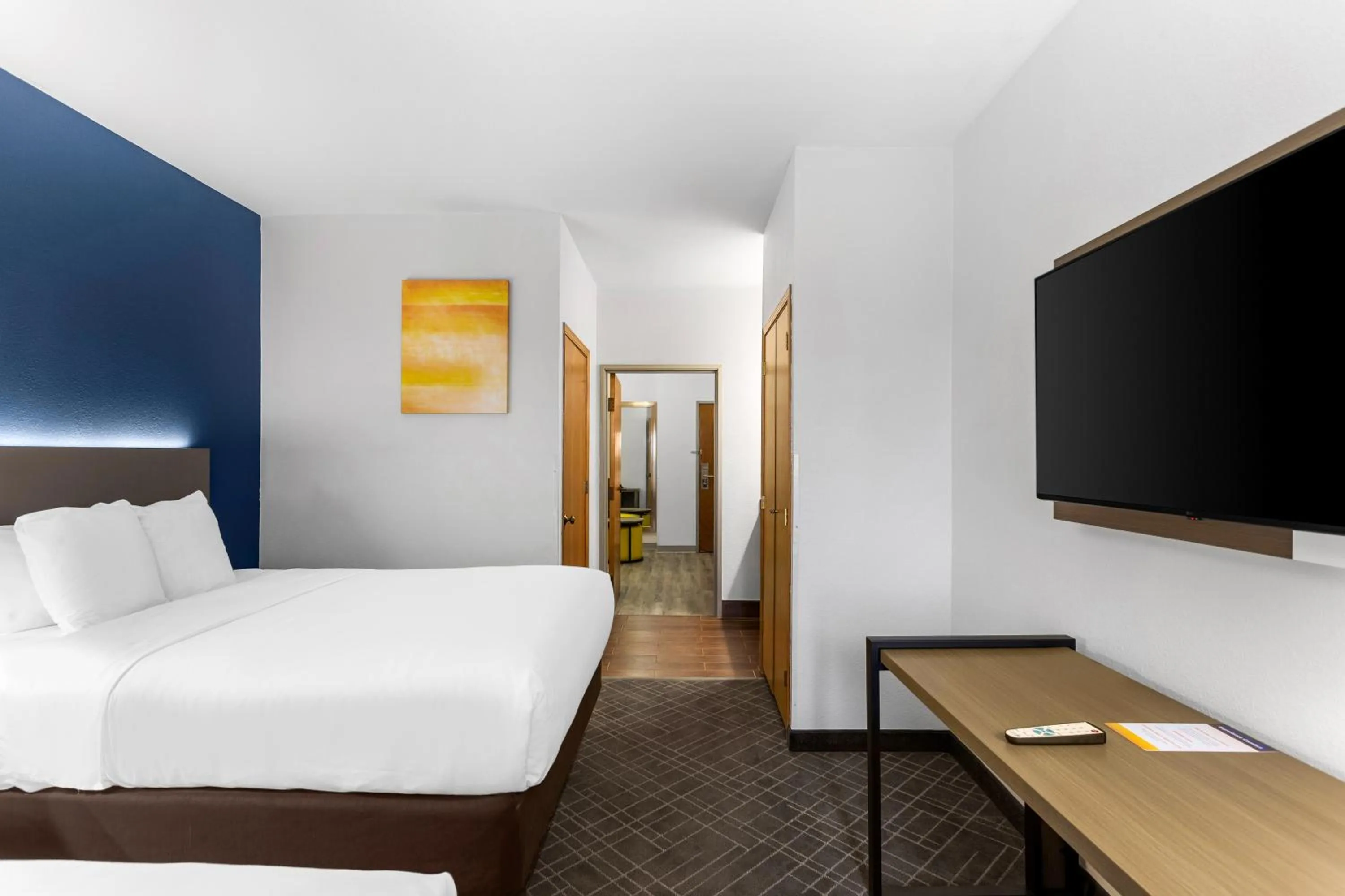 Bedroom, Bed in Comfort Inn & Suites Kenosha-Pleasant Prairie