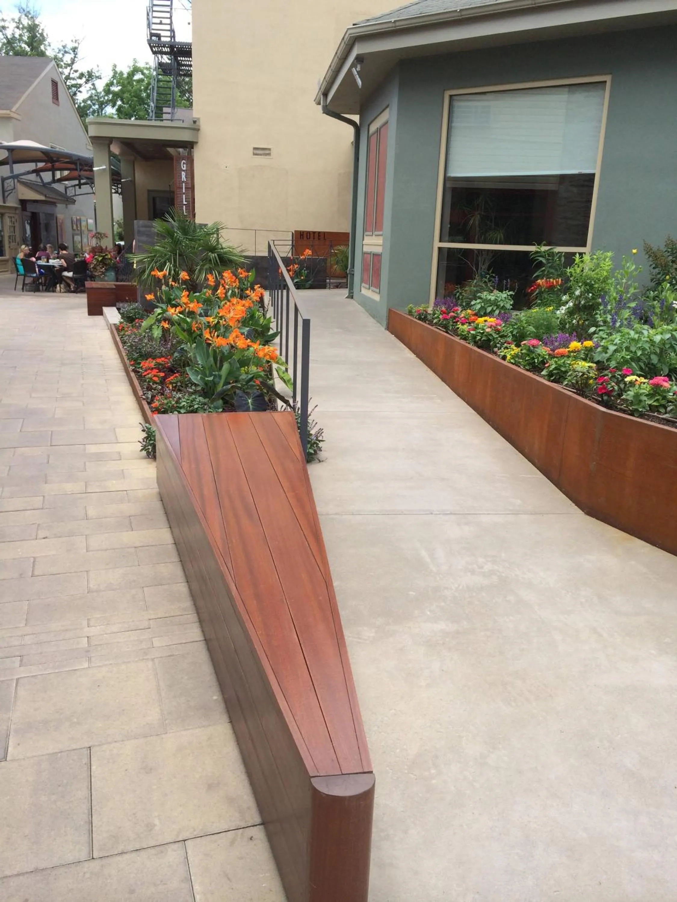 Restaurant/places to eat in Chestnut Hill Hotel