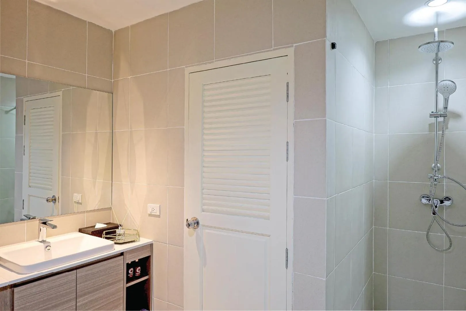 Bathroom in Amata Patong